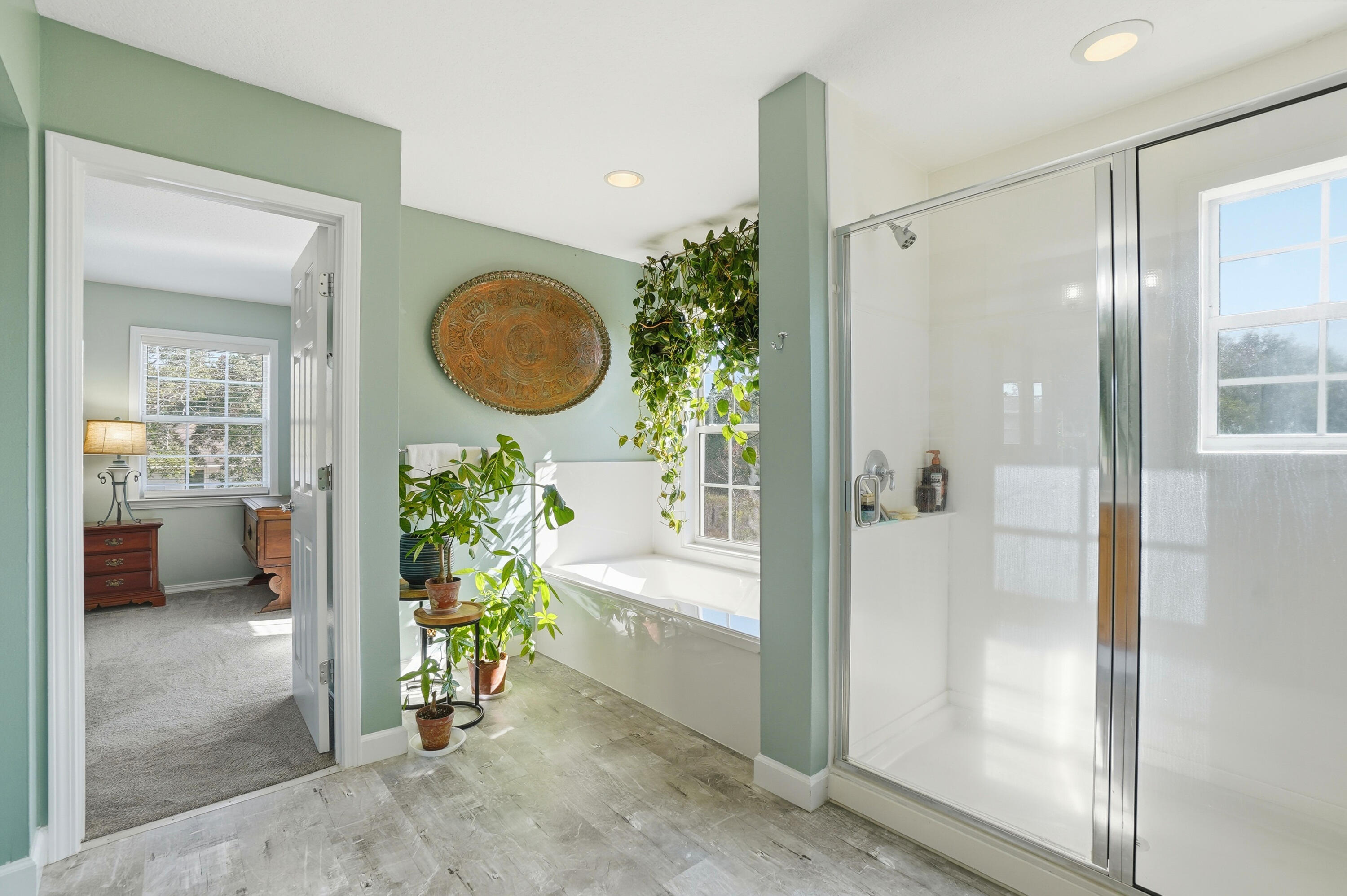 Niceville, Florida, 32578, United States, 5 Bedrooms Bedrooms, ,3 BathroomsBathrooms,Residential,For Sale,1997010