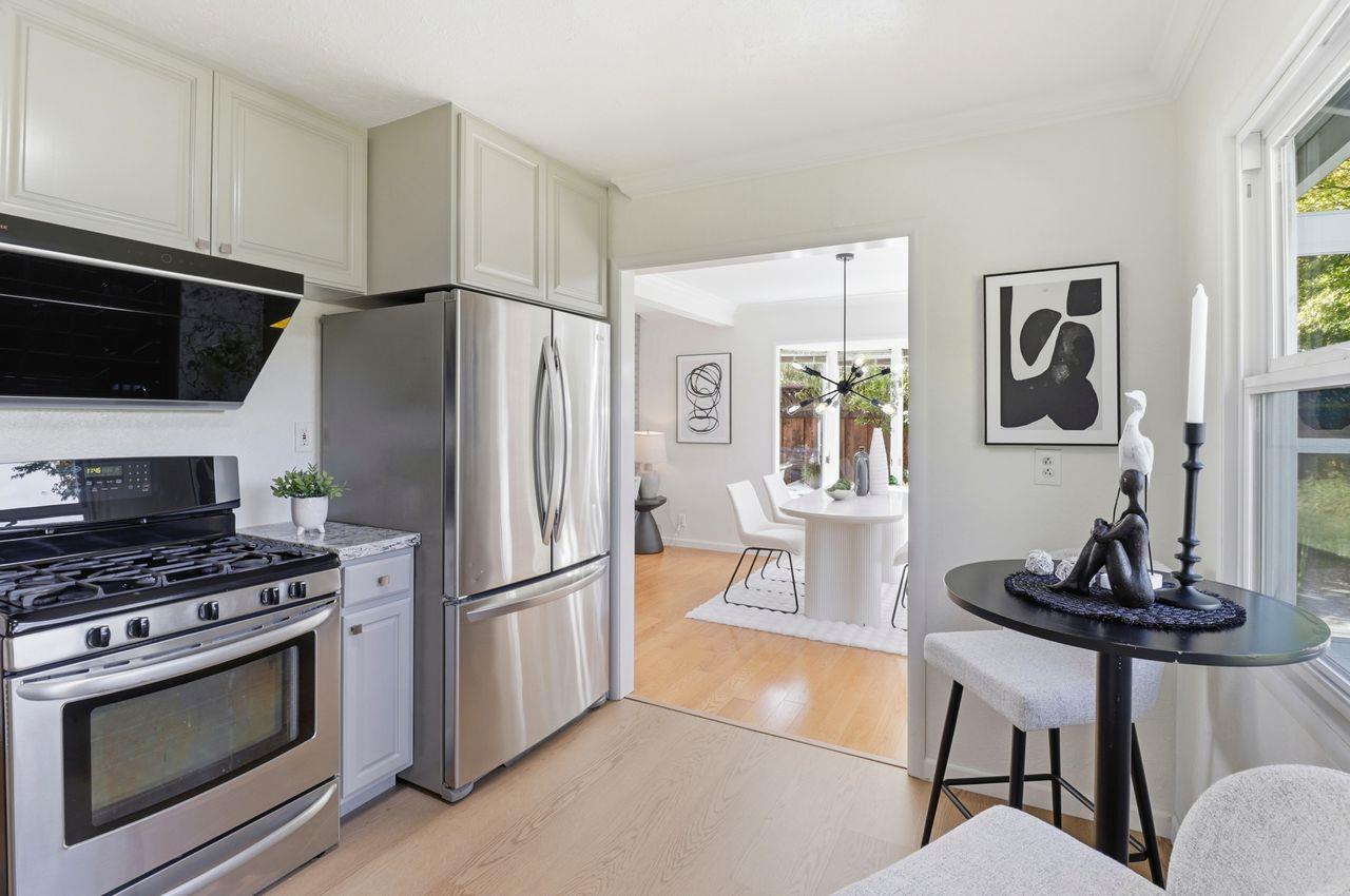 Belmont, California, 94002, United States, 3 Bedrooms Bedrooms, ,1 BathroomBathrooms,Residential,For Sale,1989201