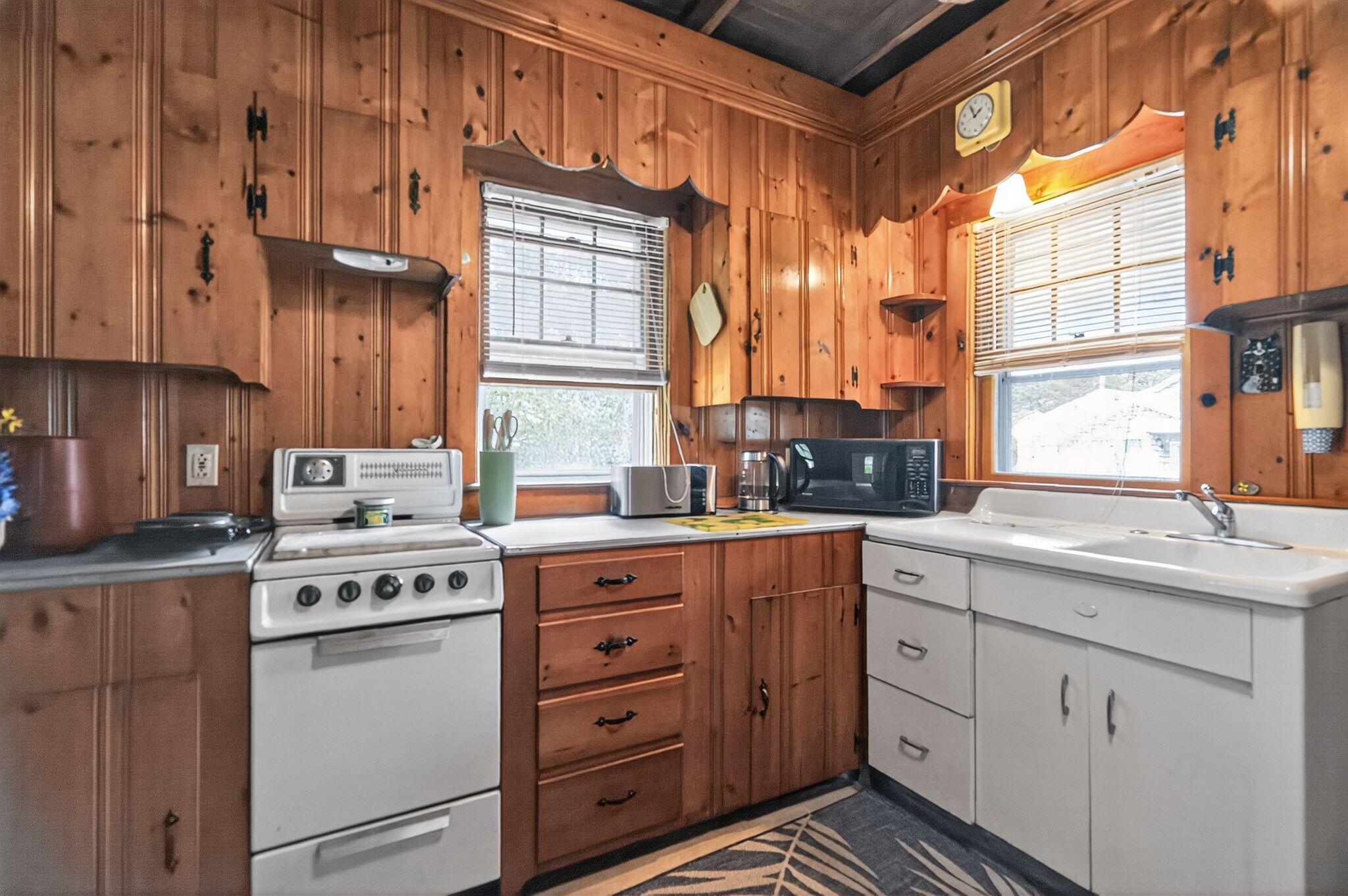 Pocasset, Massachusetts, 02559, United States, 3 Bedrooms Bedrooms, ,1 BathroomBathrooms,Residential,For Sale,1911453