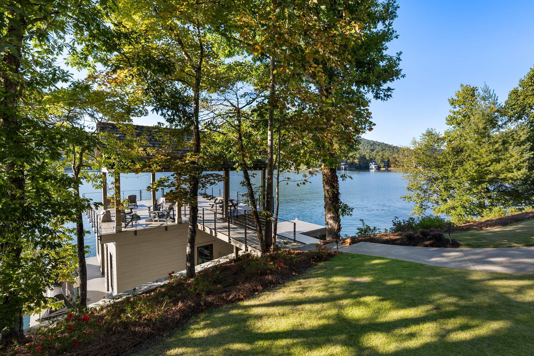  Breathtaking Lake Burton Views from an Exceptional Custom Lakehouse - 物件實景