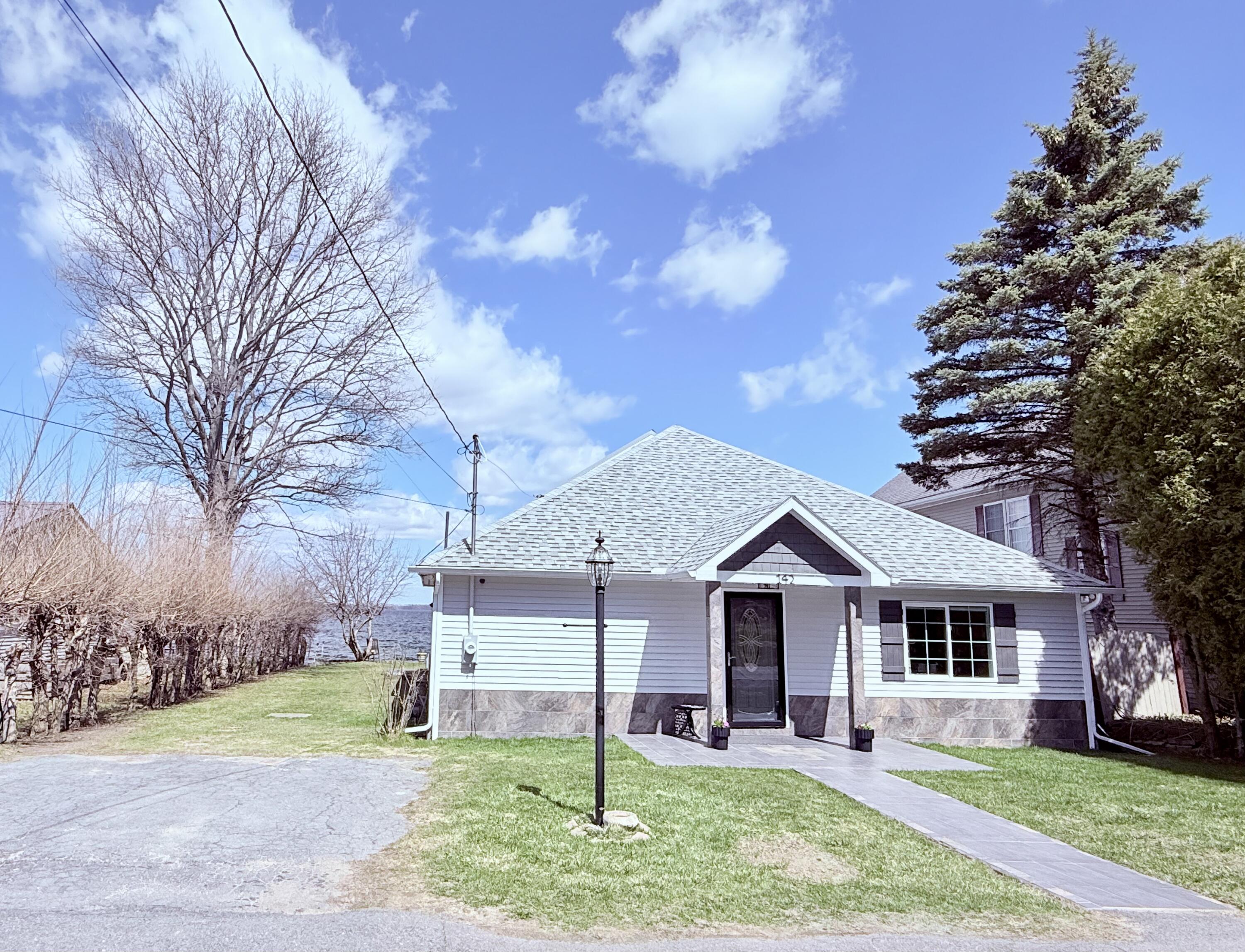 Plattsburgh, New York, 12901, United States, 3 Bedrooms Bedrooms, ,2 BathroomsBathrooms,Residential,For Sale,2048096