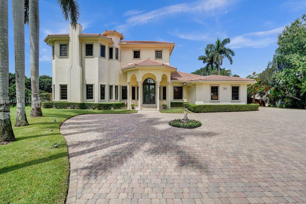 Davie, Florida, 33330, United States, 5 Bedrooms Bedrooms, ,5 BathroomsBathrooms,Residential,For Sale,1896833