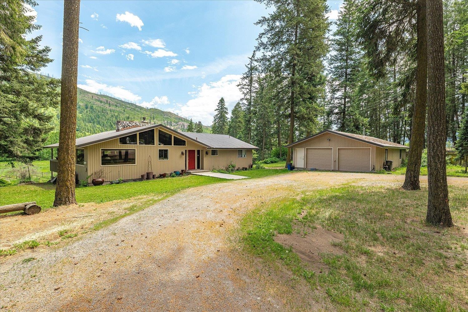Colville, Washington, 99114, United States, 5 Bedrooms Bedrooms, ,3 BathroomsBathrooms,Residential,For Sale,2049319