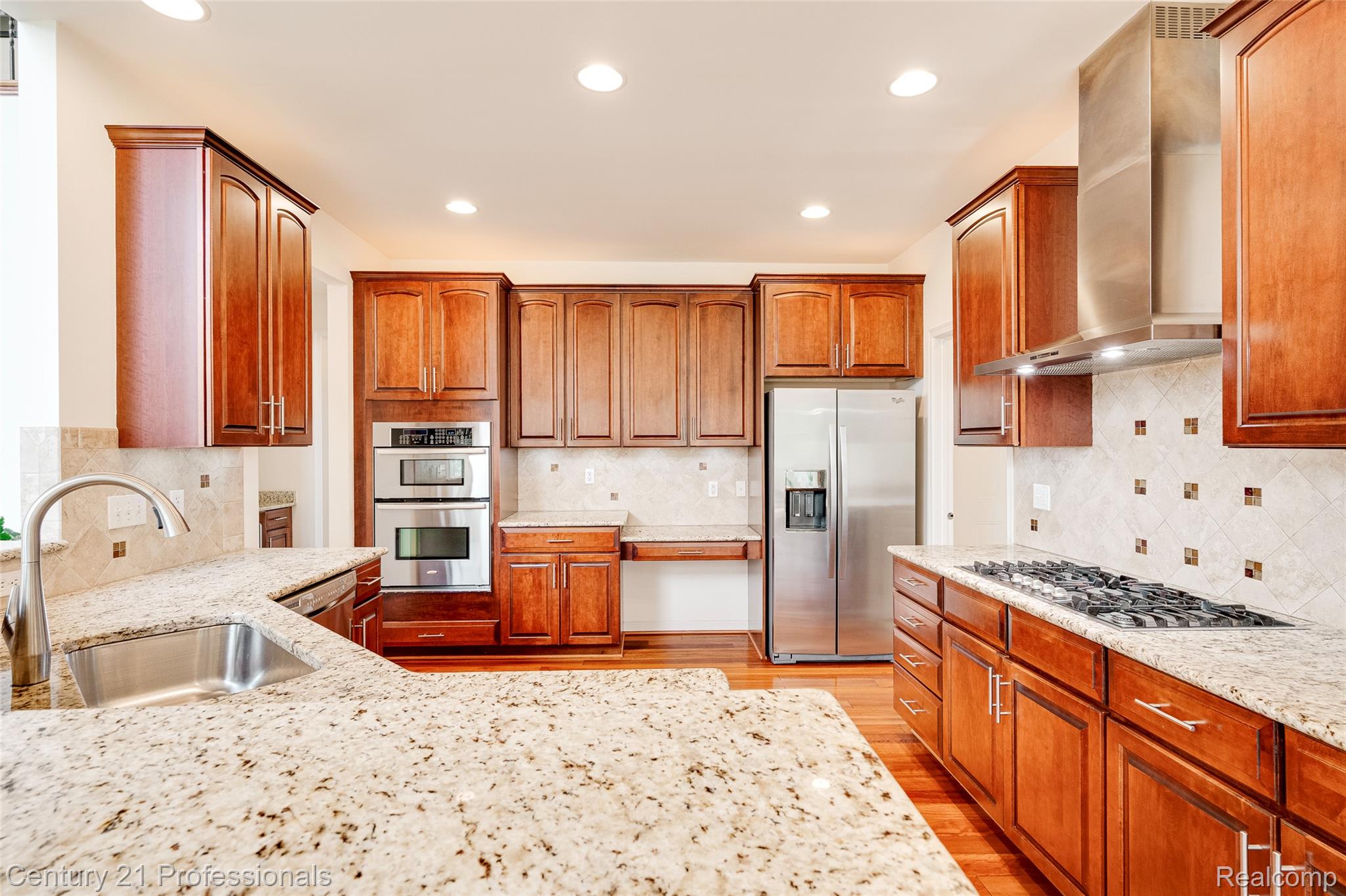 Novi, Michigan, 48374, United States, 4 Bedrooms Bedrooms, ,5 BathroomsBathrooms,Residential,For Sale,1904445