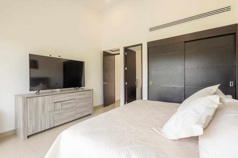 Emiliano Zapata, Morelos, 62765, Mexico, 5 Bedrooms Bedrooms, ,6 BathroomsBathrooms,Residential,For Sale,1965524