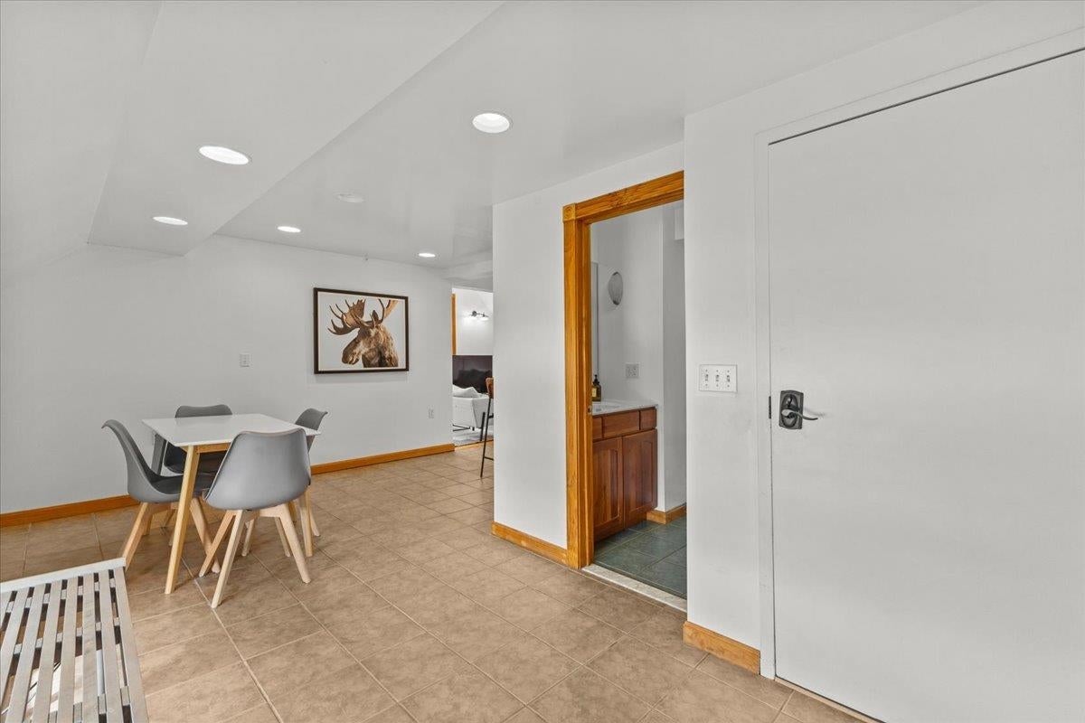 Stowe, Vermont, 05672, United States, 2 Bedrooms Bedrooms, ,1 BathroomBathrooms,Residential,For Sale,1746592