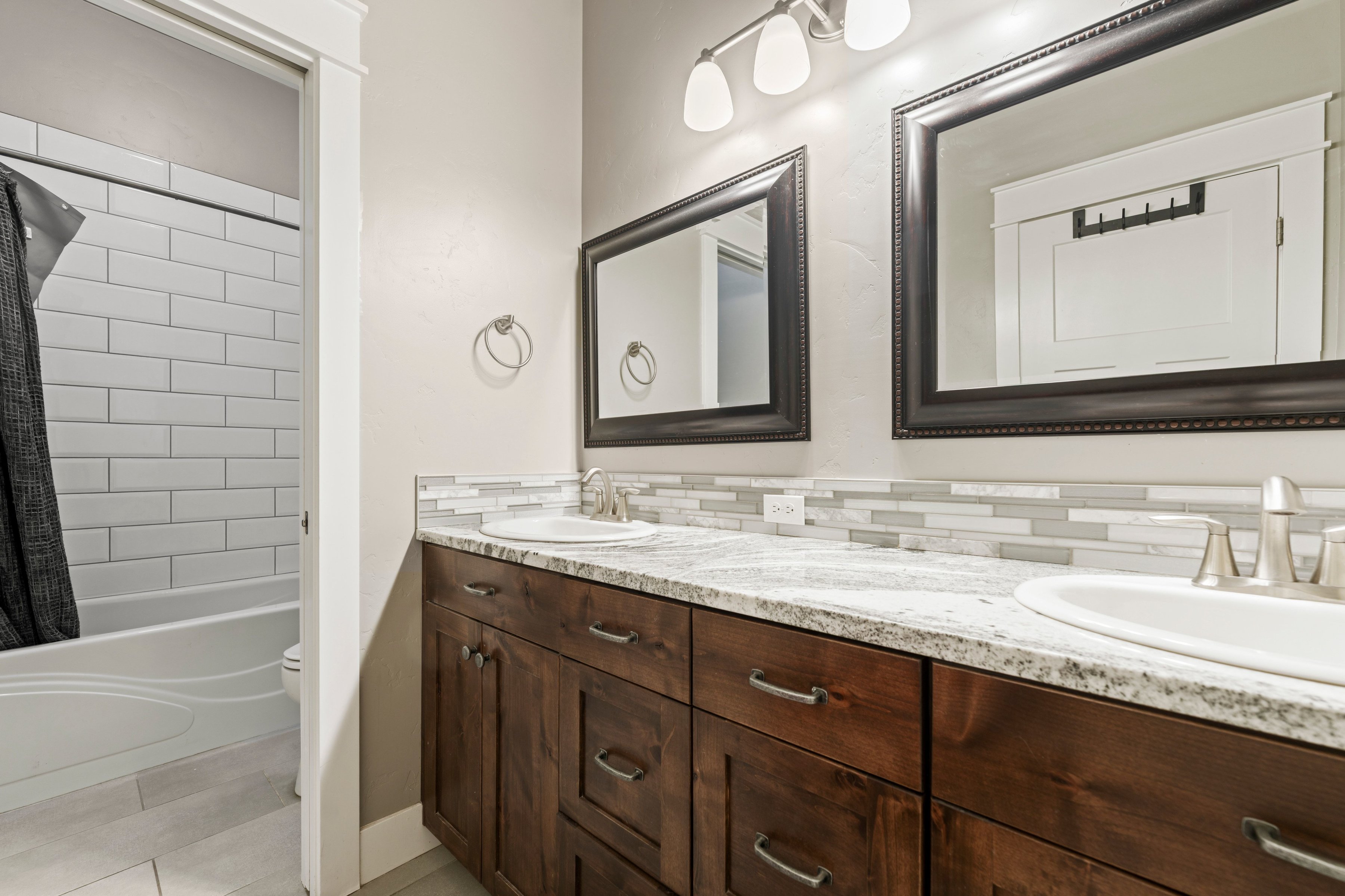  Seclusion, Space & a Certain Kind of Style - Single-Level Living at Its Finest - 物件實景