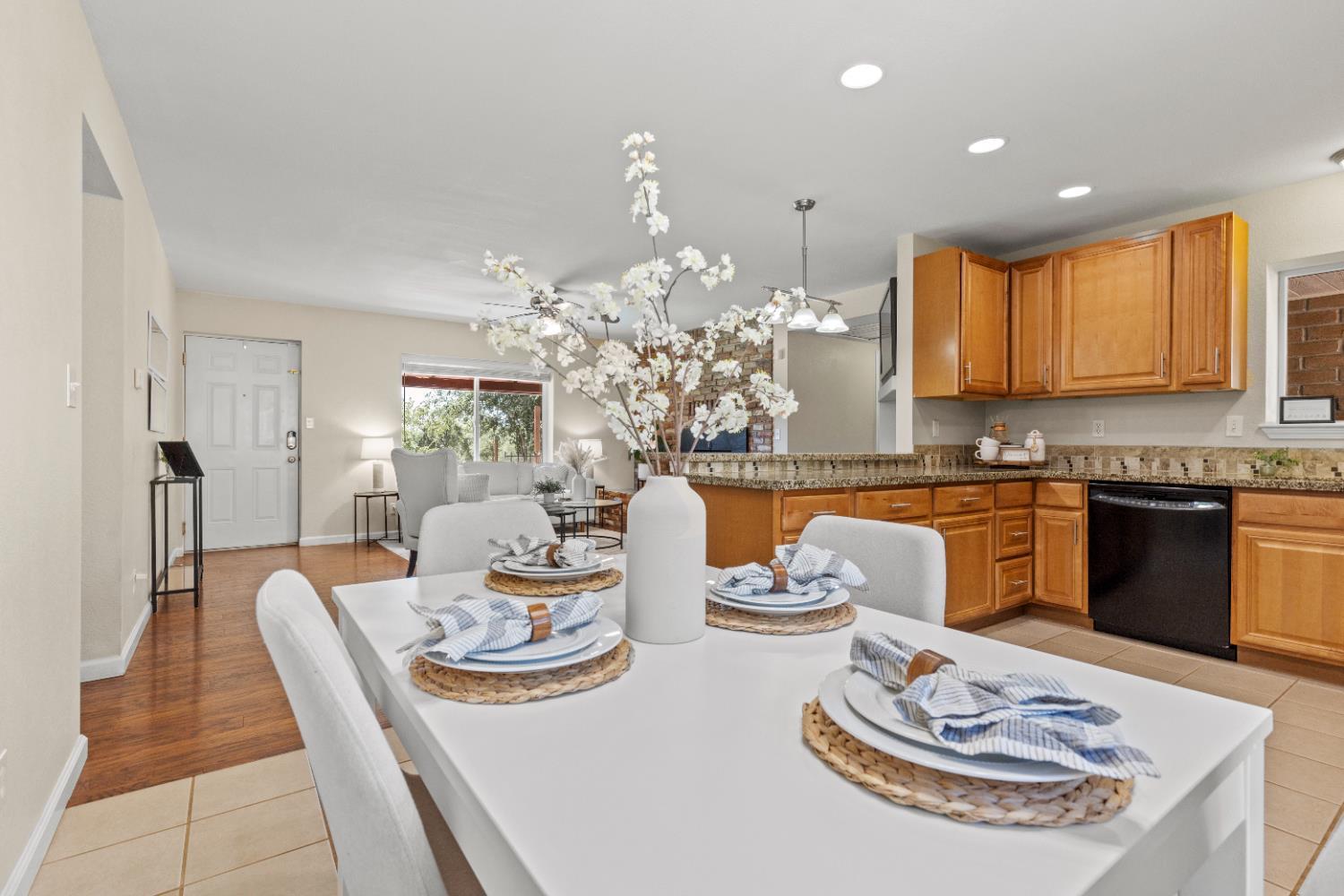 Lincoln, California, 95648, United States, 3 Bedrooms Bedrooms, ,2 BathroomsBathrooms,Residential,For Sale,1904345