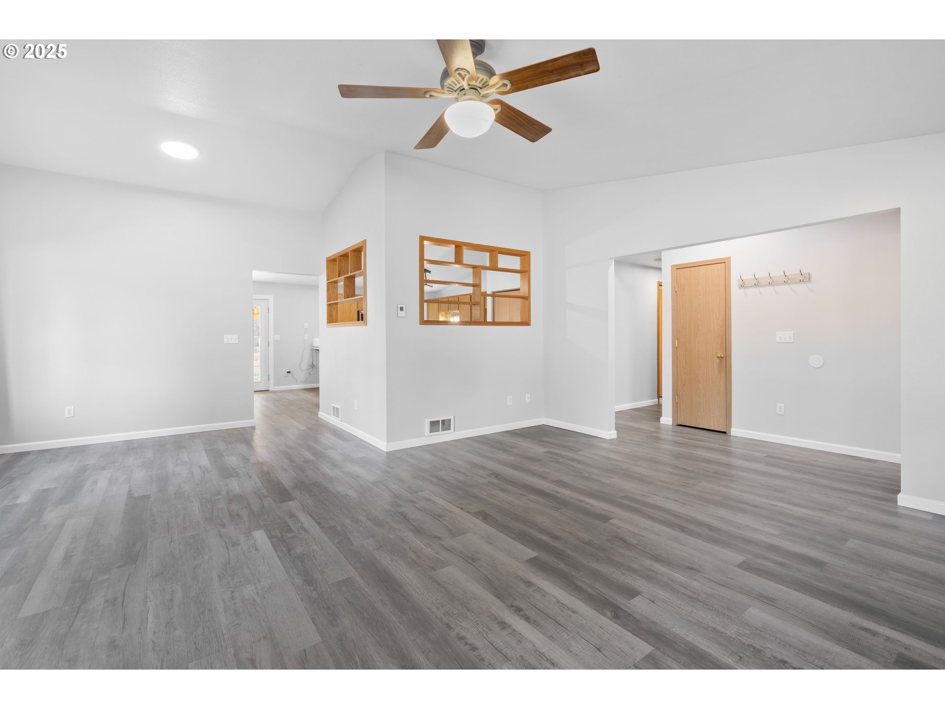 La Pine, Oregon, 97739, United States, 3 Bedrooms Bedrooms, ,2 BathroomsBathrooms,Residential,For Sale,1990962