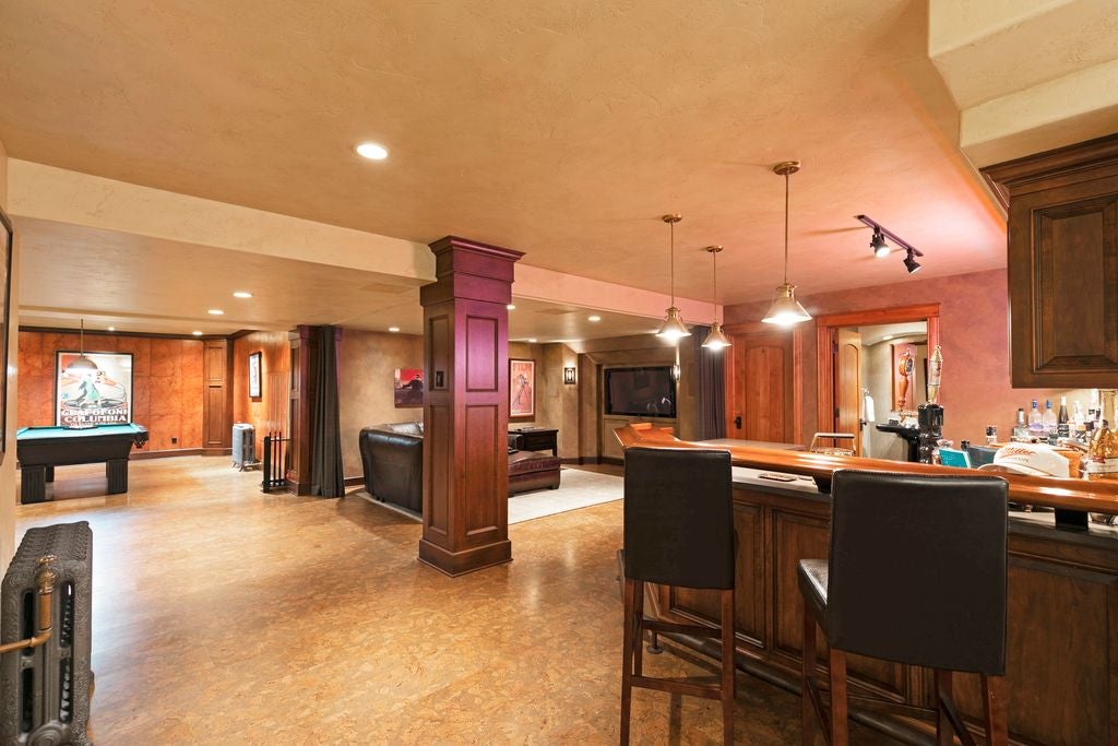 Kila, Montana, 59920, United States, 6 Bedrooms Bedrooms, ,6 BathroomsBathrooms,Residential,For Sale,2003008