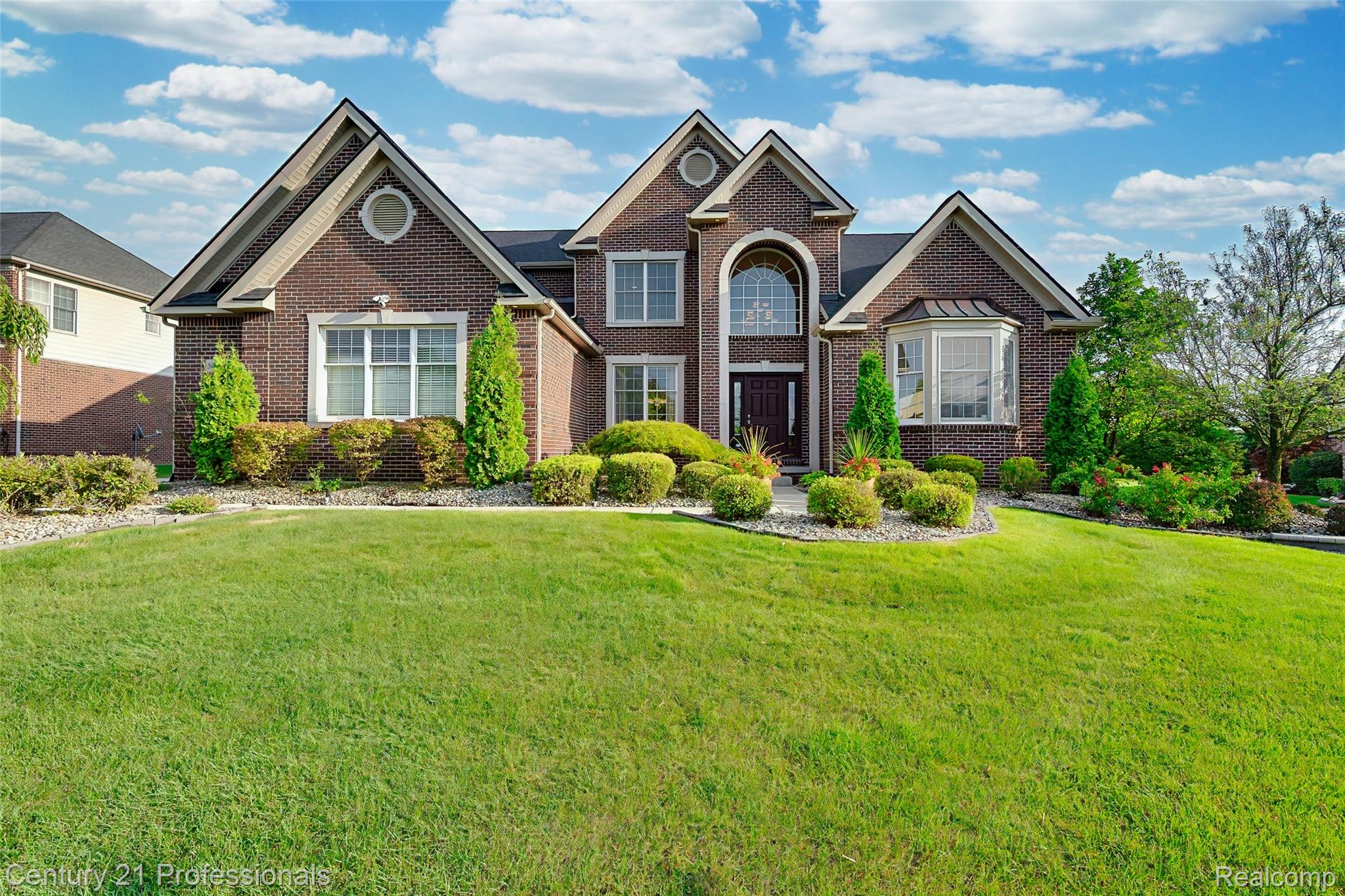 Novi, Michigan, 48374, United States, 4 Bedrooms Bedrooms, ,5 BathroomsBathrooms,Residential,For Sale,1904445