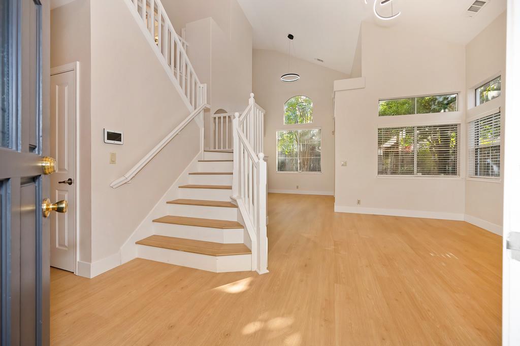 Roseville, California, 95661, United States, 4 Bedrooms Bedrooms, ,3 BathroomsBathrooms,Residential,For Sale,1989245