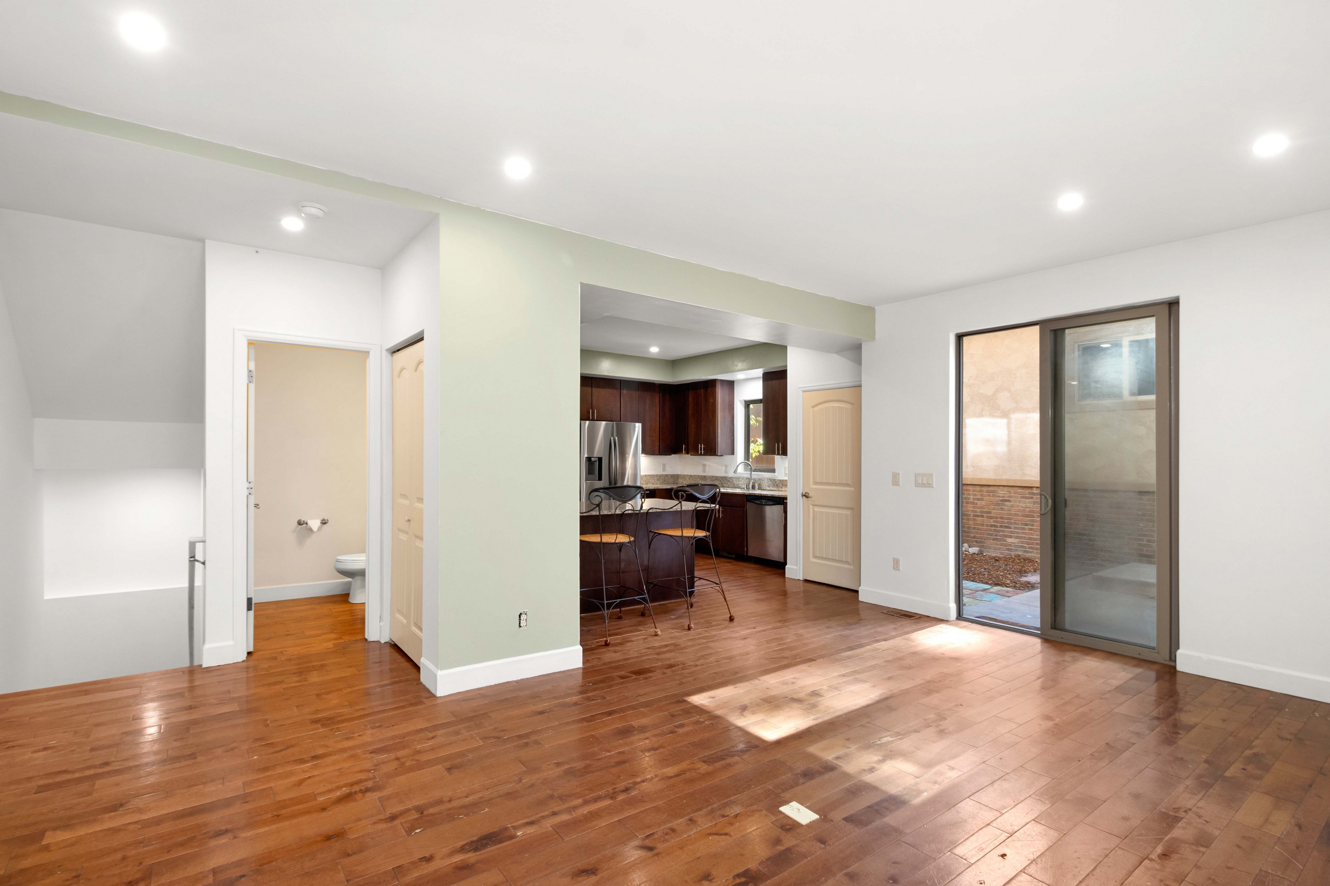  Exceptional Downtown Duplex Living - 物件實景