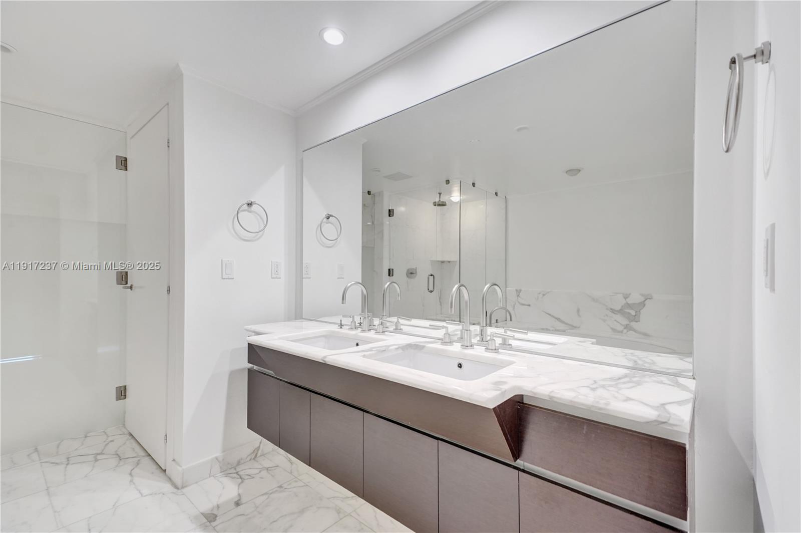 Miami, Florida, 33133, United States, 2 Bedrooms Bedrooms, ,3 BathroomsBathrooms,Residential,For Sale,1996183