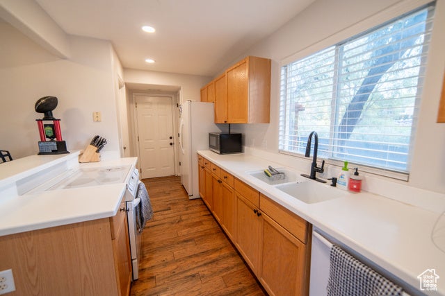 Sandy, Utah, 84070, United States, 3 Bedrooms Bedrooms, ,3 BathroomsBathrooms,Residential,For Sale,1975525