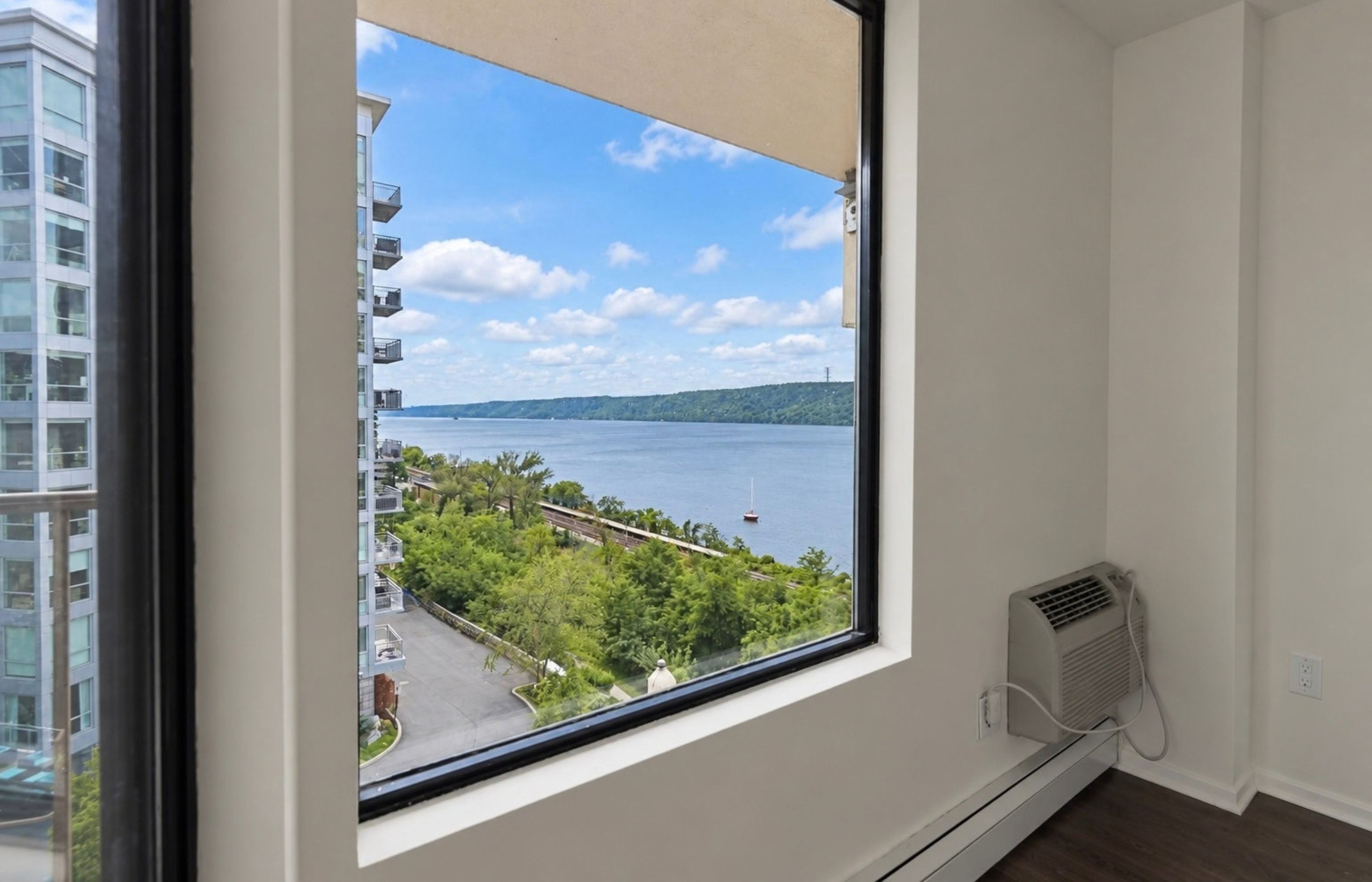  1155 Warburton Avenue - 物件實景