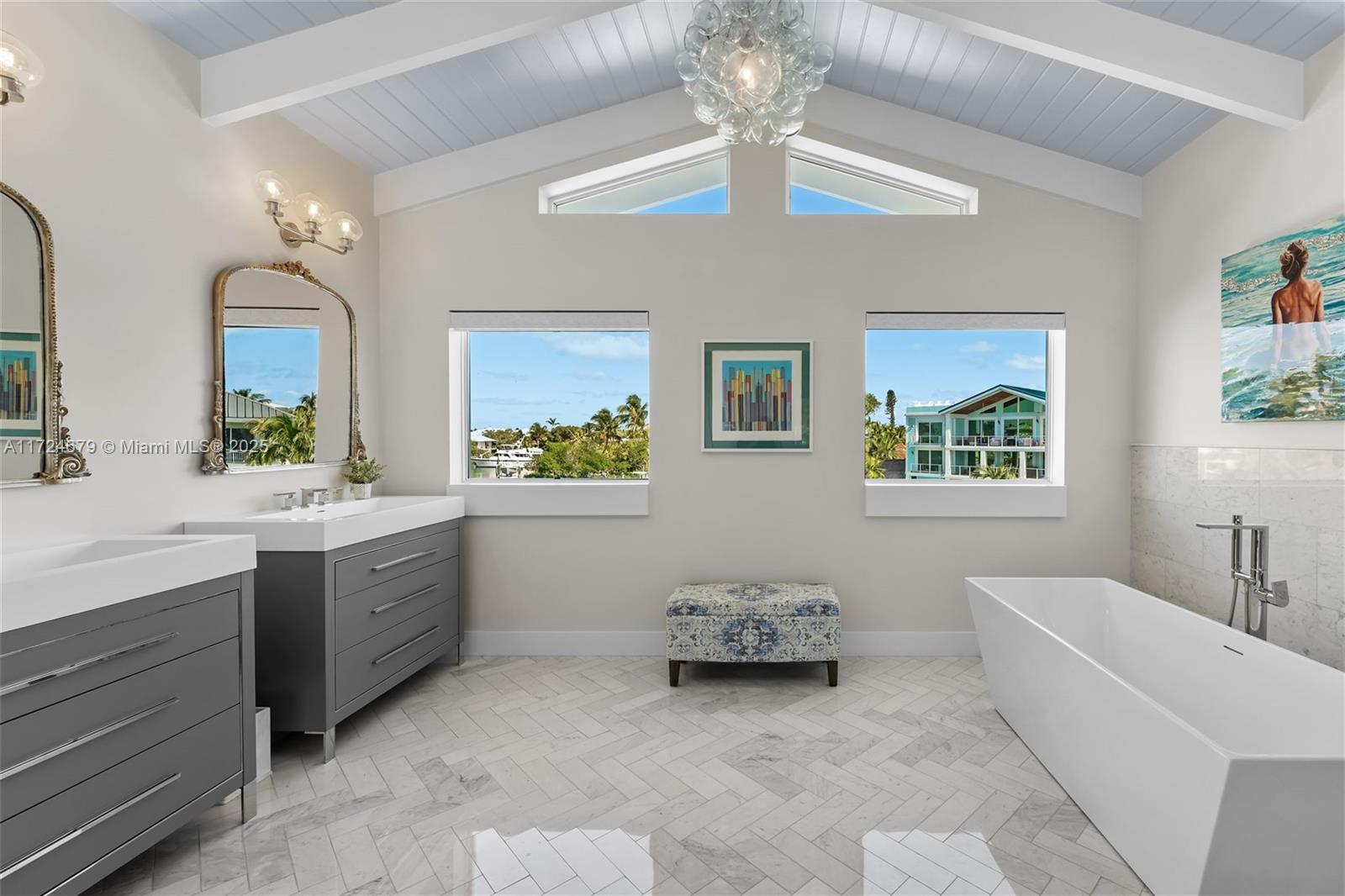 Islamorada, Florida, 33036, United States, 6 Bedrooms Bedrooms, ,4 BathroomsBathrooms,Residential,For Sale,1932543