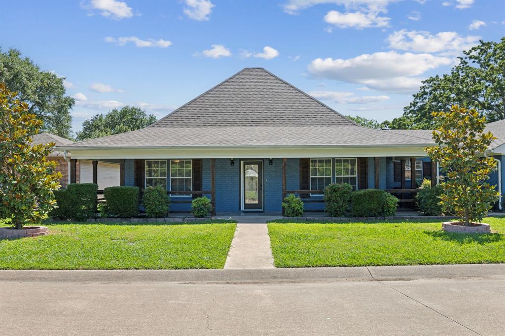 Quinlan, Texas, 75474, United States, 5 Bedrooms Bedrooms, ,3 BathroomsBathrooms,Residential,For Sale,1828402