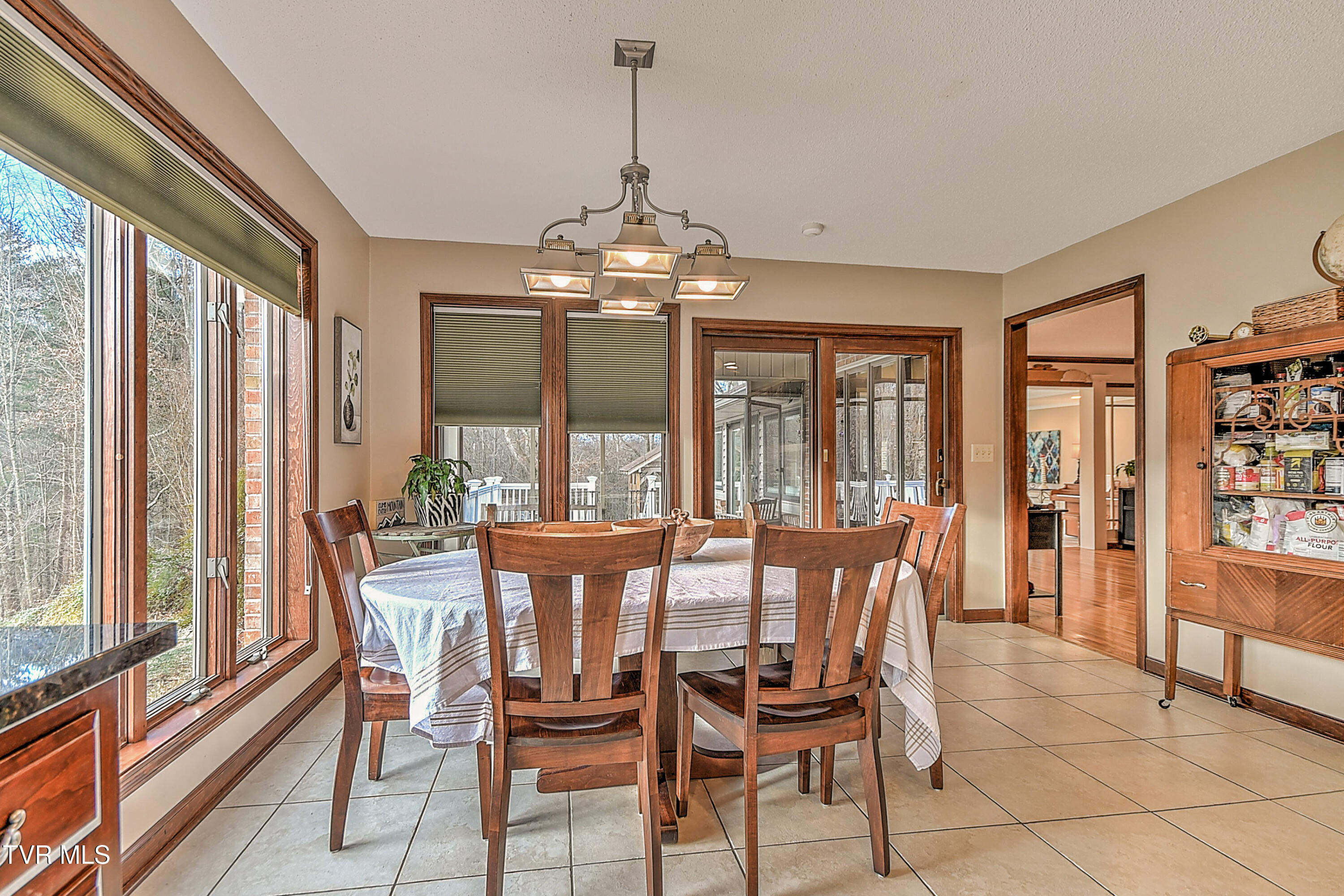 Jonesborough, Tennessee, 37659, United States, 6 Bedrooms Bedrooms, ,6 BathroomsBathrooms,Residential,For Sale,2011777