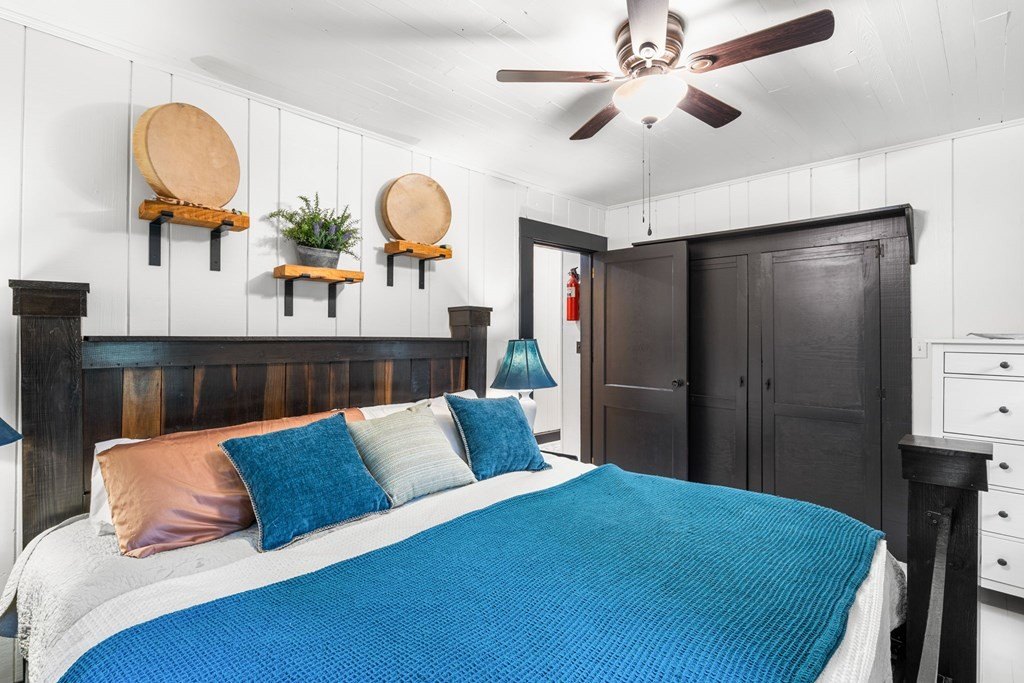 Brasstown, North Carolina, 28902, United States, 3 Bedrooms Bedrooms, ,3 BathroomsBathrooms,Residential,For Sale,1986118