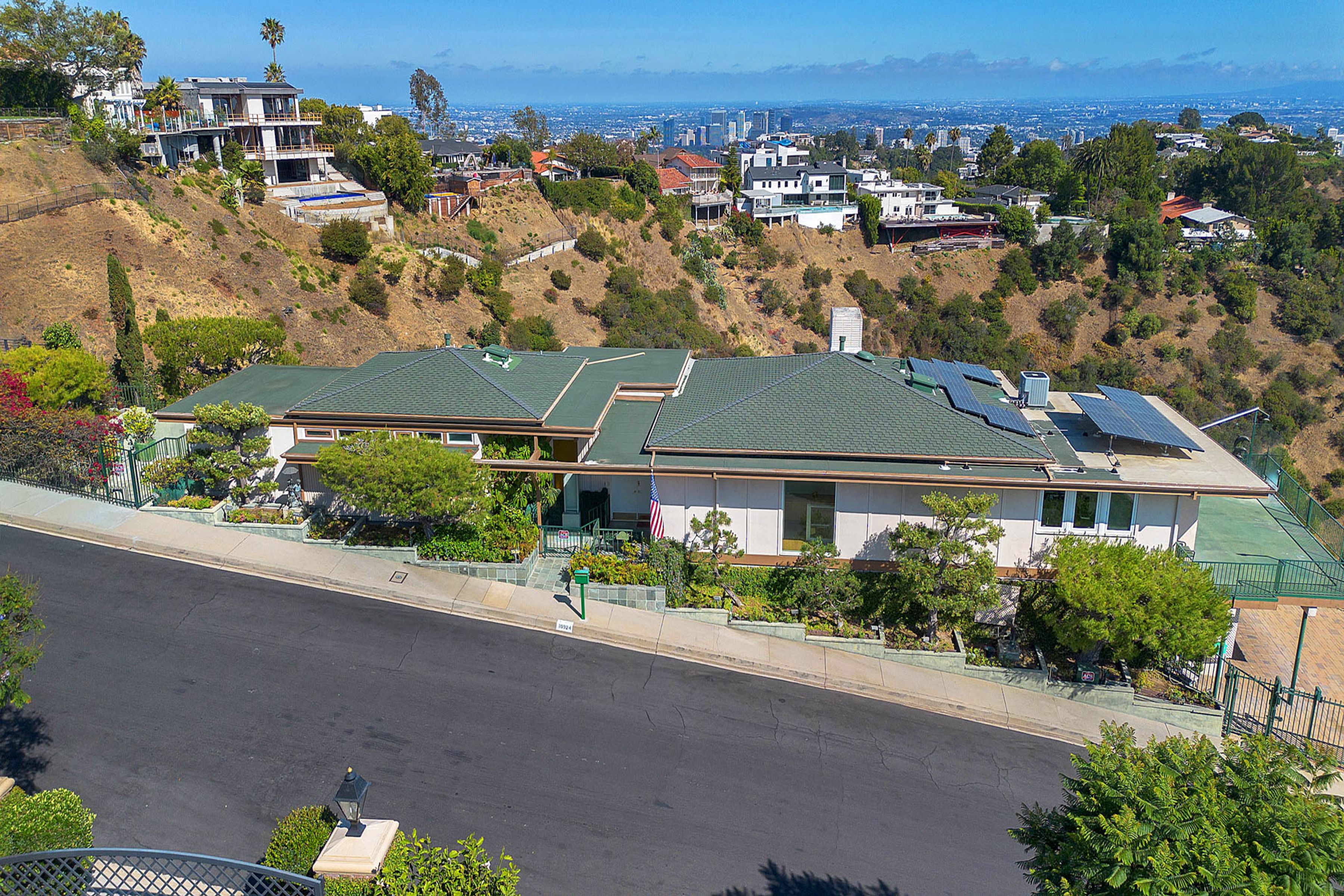  10924 Savona Rd - 物件實景