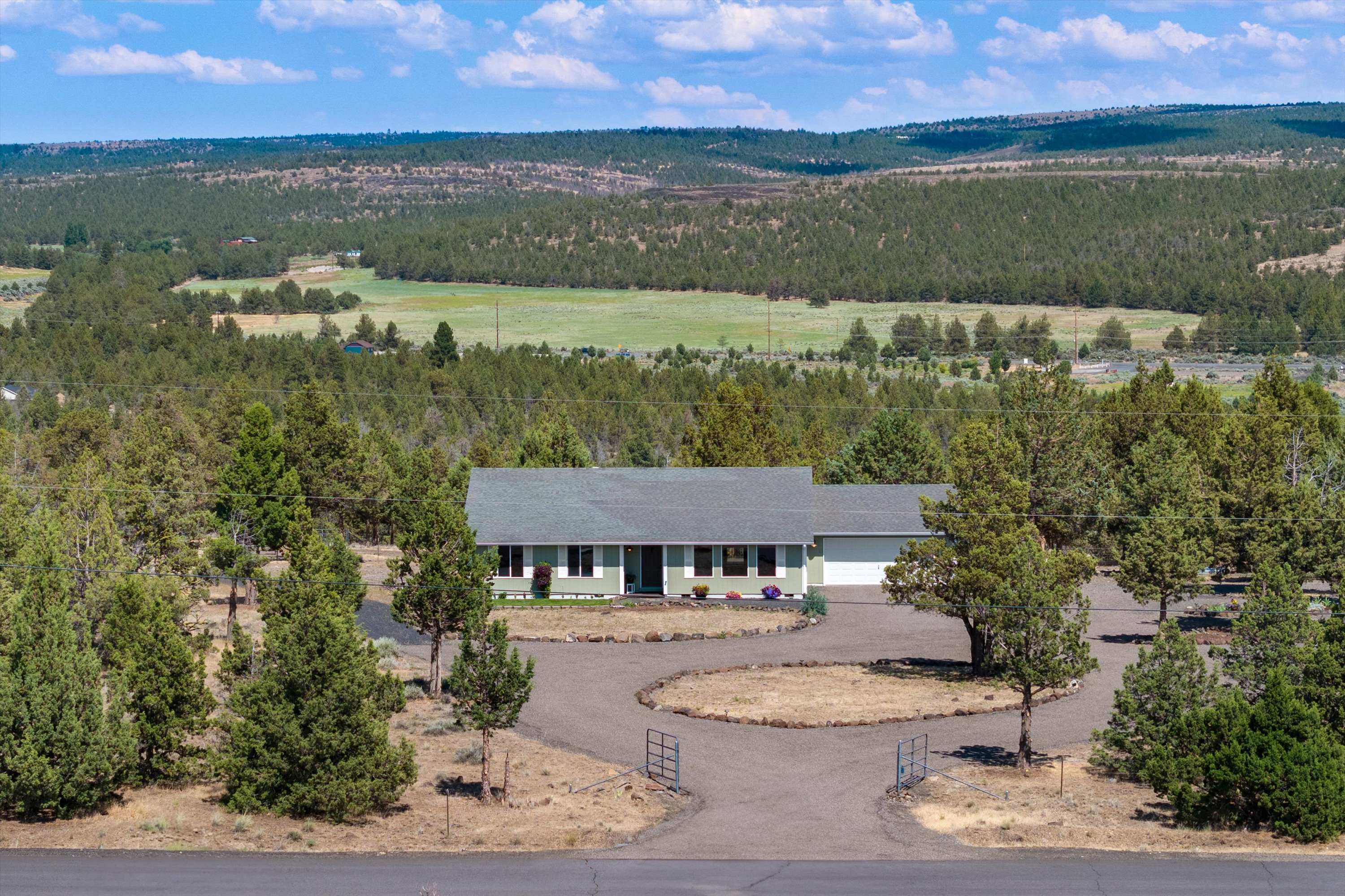 Prineville, Oregon, 97754, United States, 3 Bedrooms Bedrooms, ,2 BathroomsBathrooms,Residential,For Sale,1849917