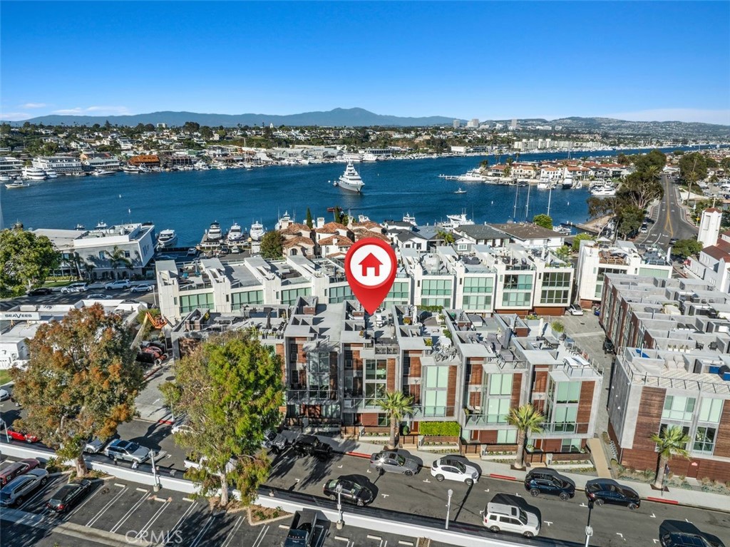 Newport Beach, California, 92663, United States, 2 Bedrooms Bedrooms, ,3 BathroomsBathrooms,Residential,For Sale,1989399