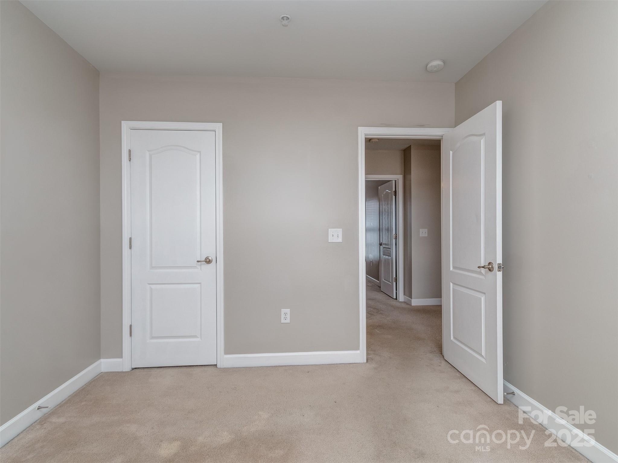 Charlotte, North Carolina, 28273, United States, 3 Bedrooms Bedrooms, ,4 BathroomsBathrooms,Residential,For Sale,1956381