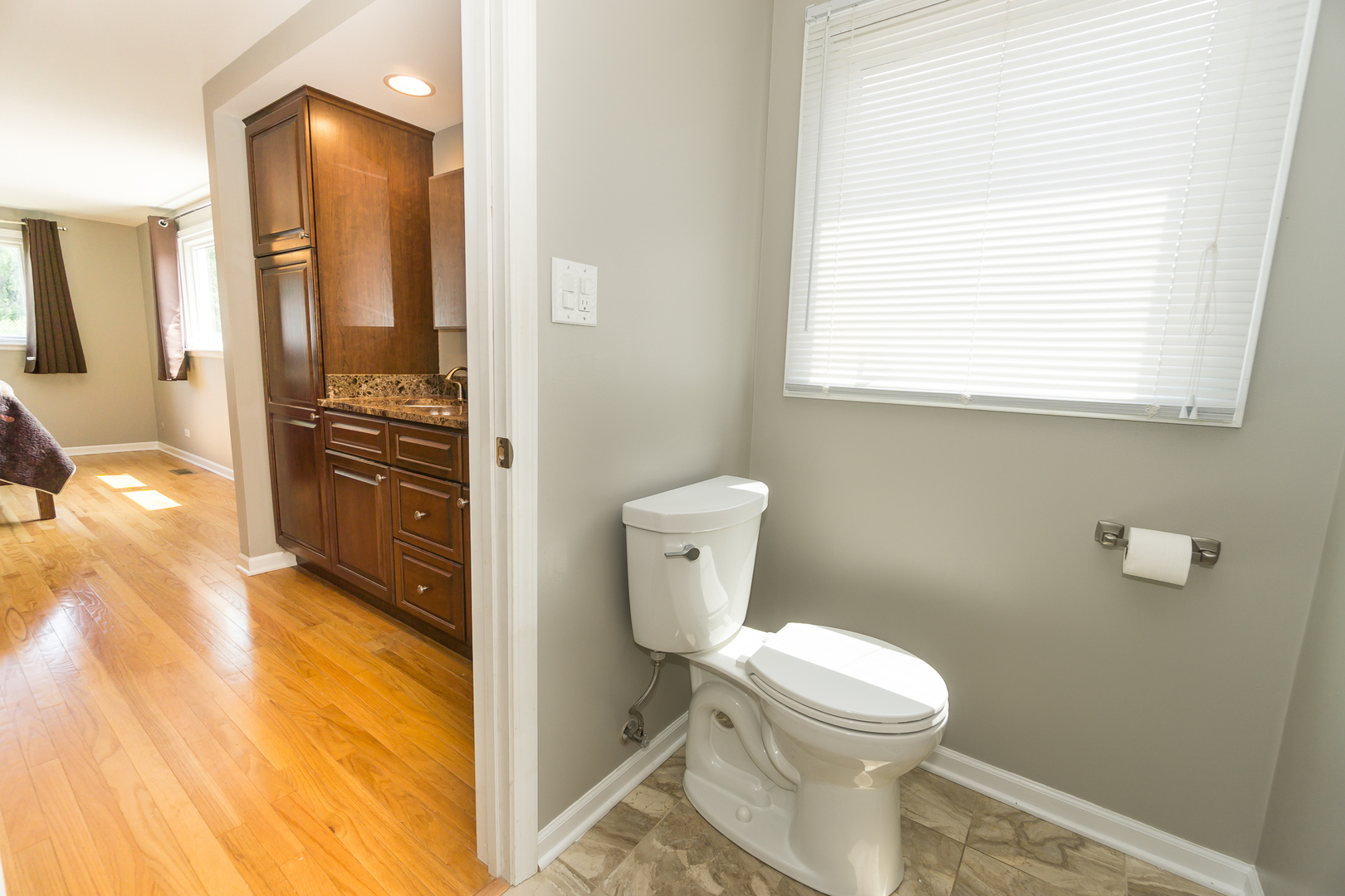 Arlington Heights, Illinois, 60005, United States, 5 Bedrooms Bedrooms, ,3 BathroomsBathrooms,Residential,For Sale,1921058