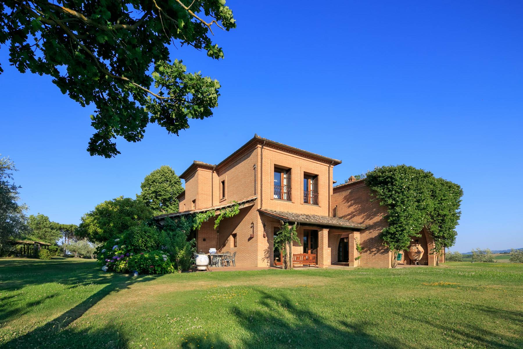 Marvelous villa immersed among the Montepulciano vineyards