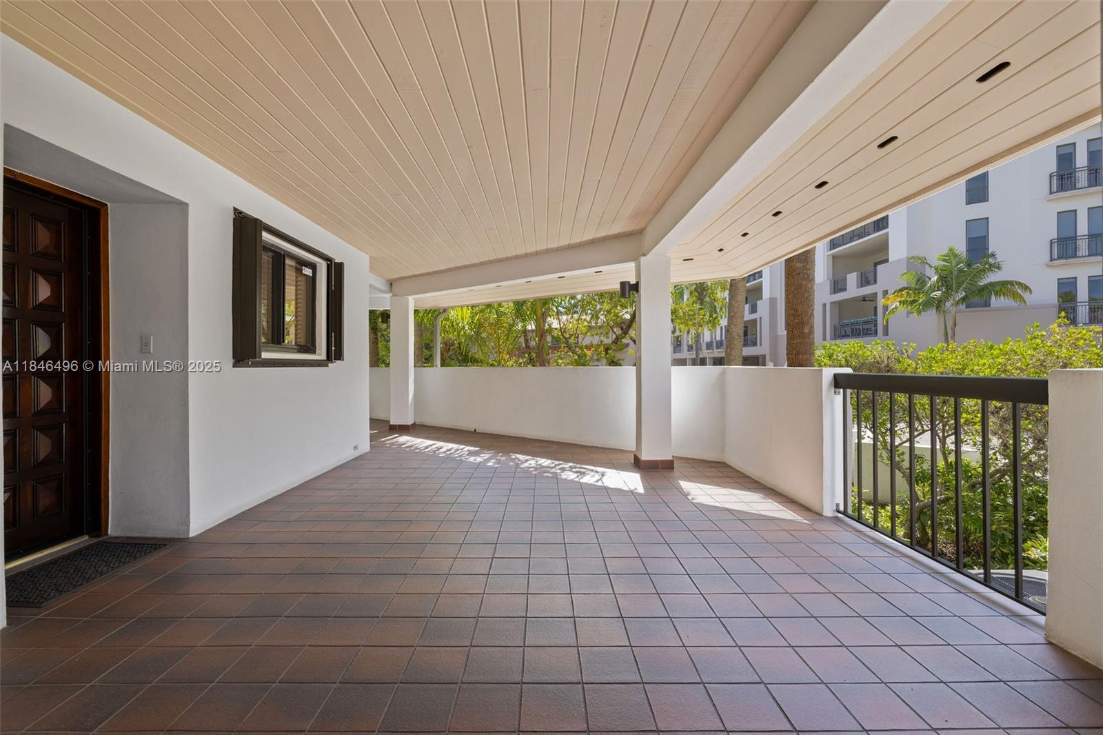 Coral Gables, Florida, 33134, United States, 2 Bedrooms Bedrooms, ,3 BathroomsBathrooms,Residential,For Sale,1901366