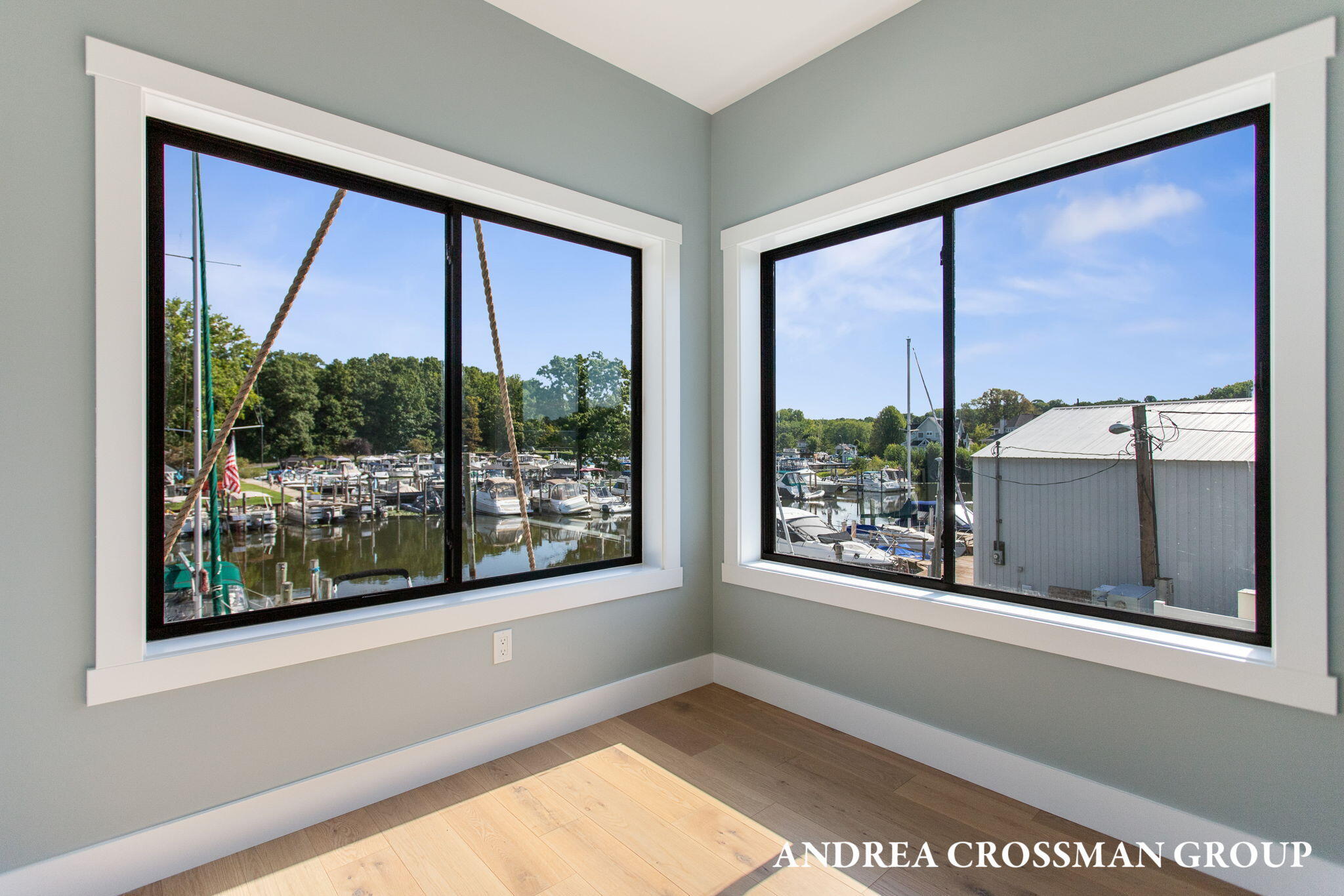 South Haven, Michigan, 49090, United States, 3 Bedrooms Bedrooms, ,3 BathroomsBathrooms,Residential,For Sale,1987512