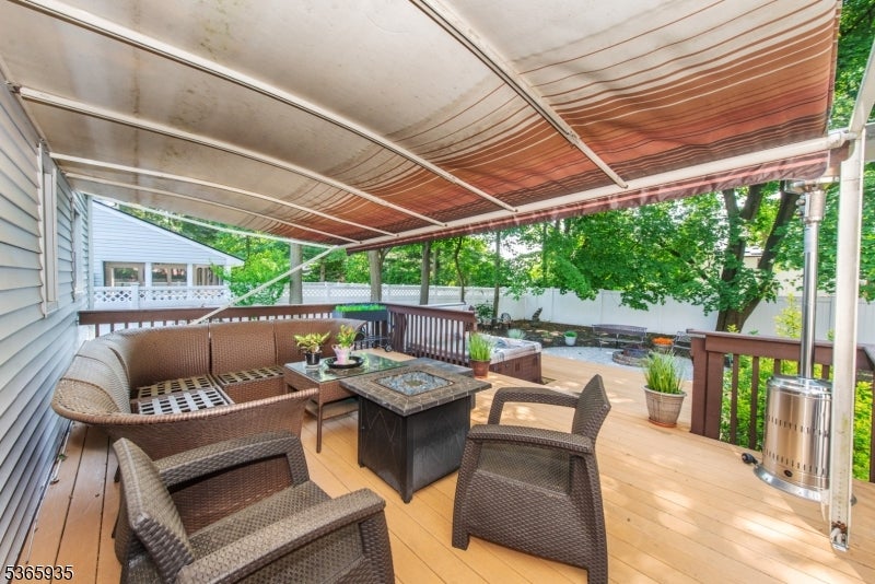 Wayne Twp., New Jersey, 07470, United States, 5 Bedrooms Bedrooms, ,3 BathroomsBathrooms,Residential,For Sale,1928449