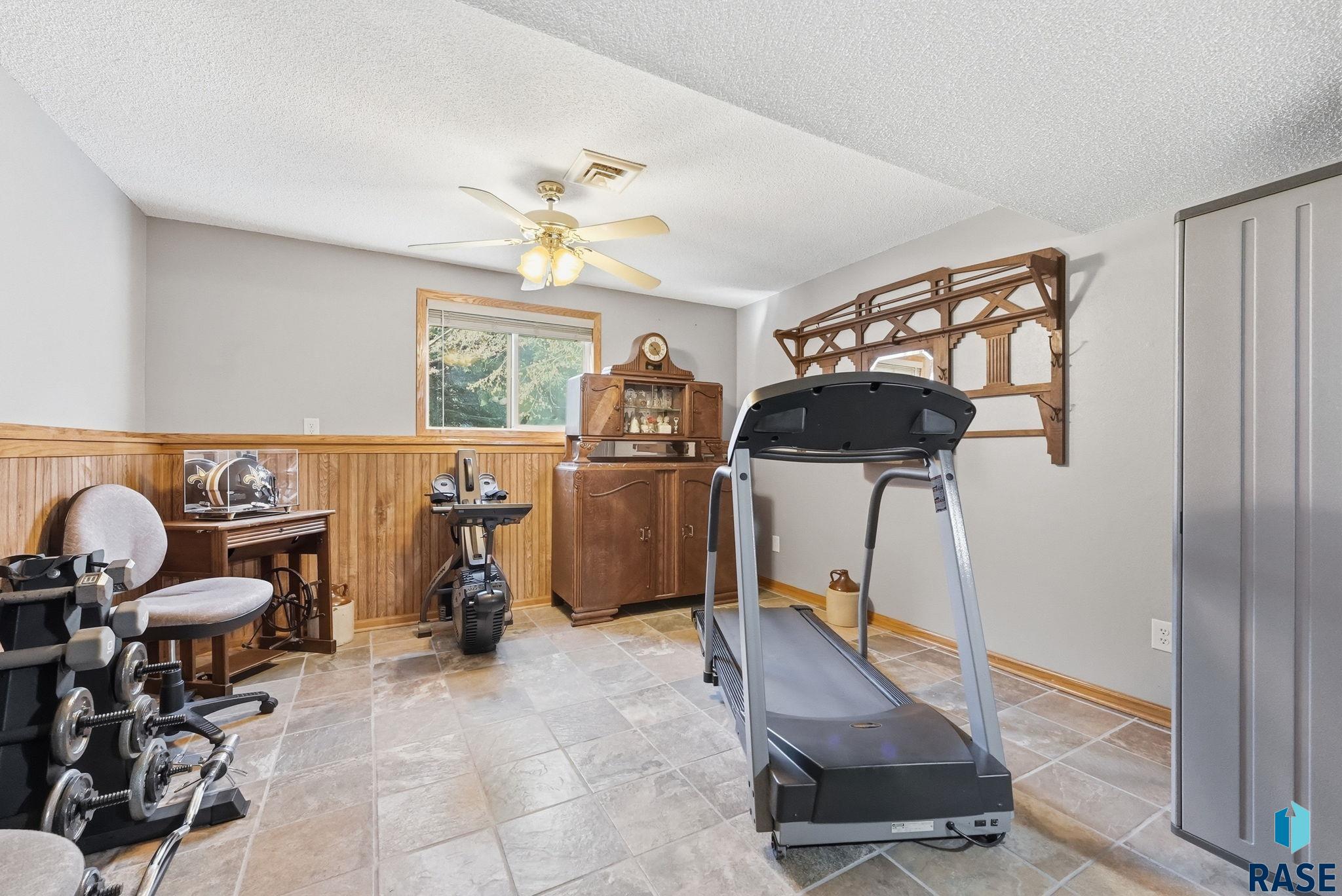 Sioux Falls, South Dakota, 57106, United States, 4 Bedrooms Bedrooms, ,2 BathroomsBathrooms,Residential,For Sale,2042590