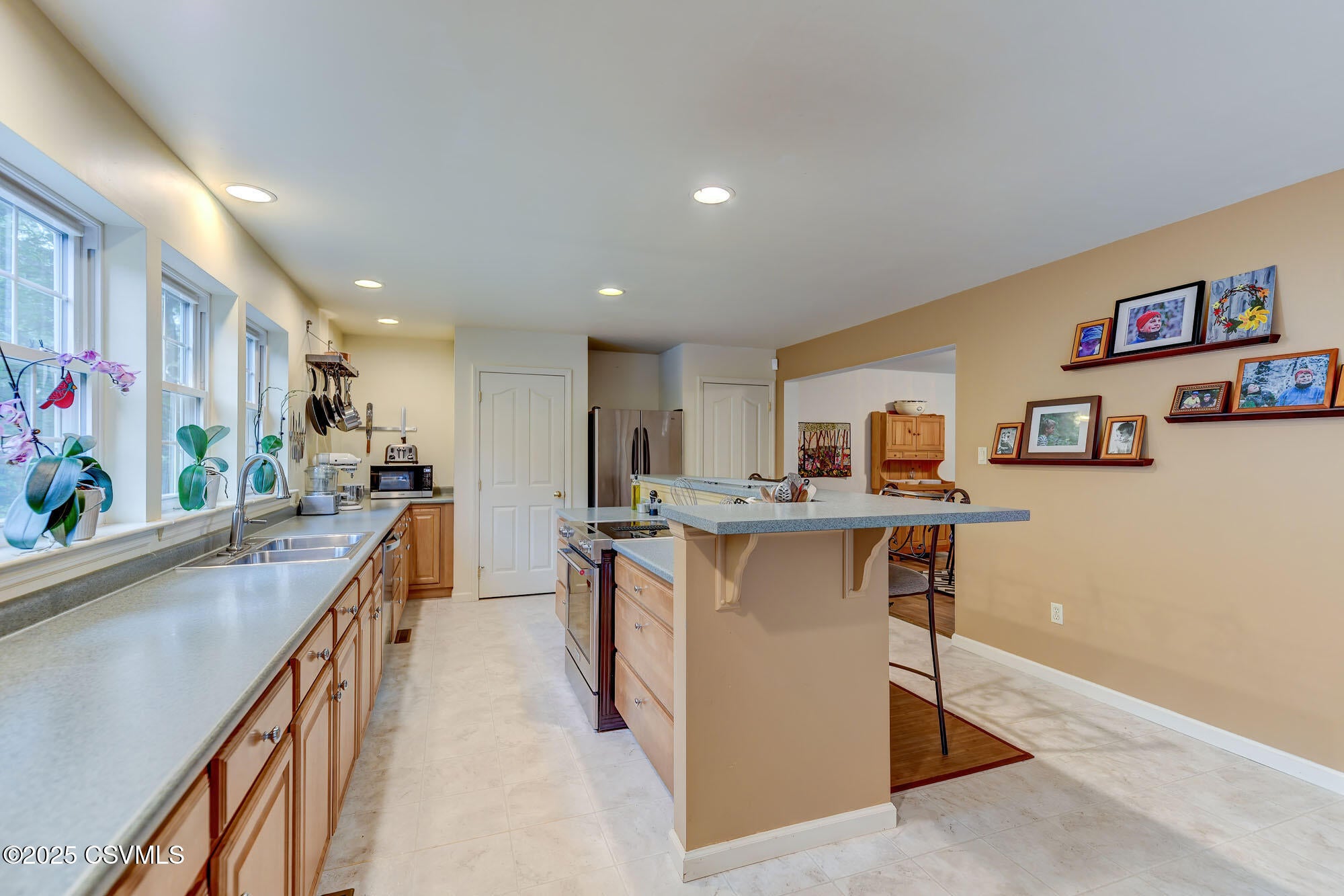 Bloomsburg, Pennsylvania, 17815, United States, 4 Bedrooms Bedrooms, ,3 BathroomsBathrooms,Residential,For Sale,1920629