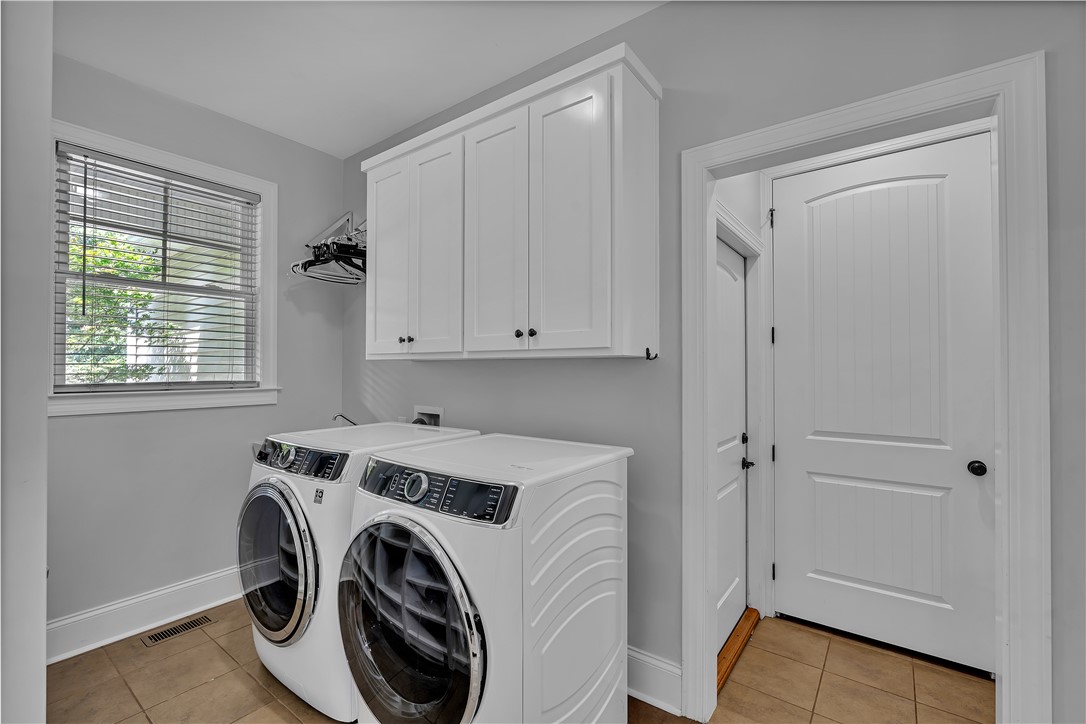 Central, South Carolina, 29630, United States, 5 Bedrooms Bedrooms, ,5 BathroomsBathrooms,Residential,For Sale,1901010
