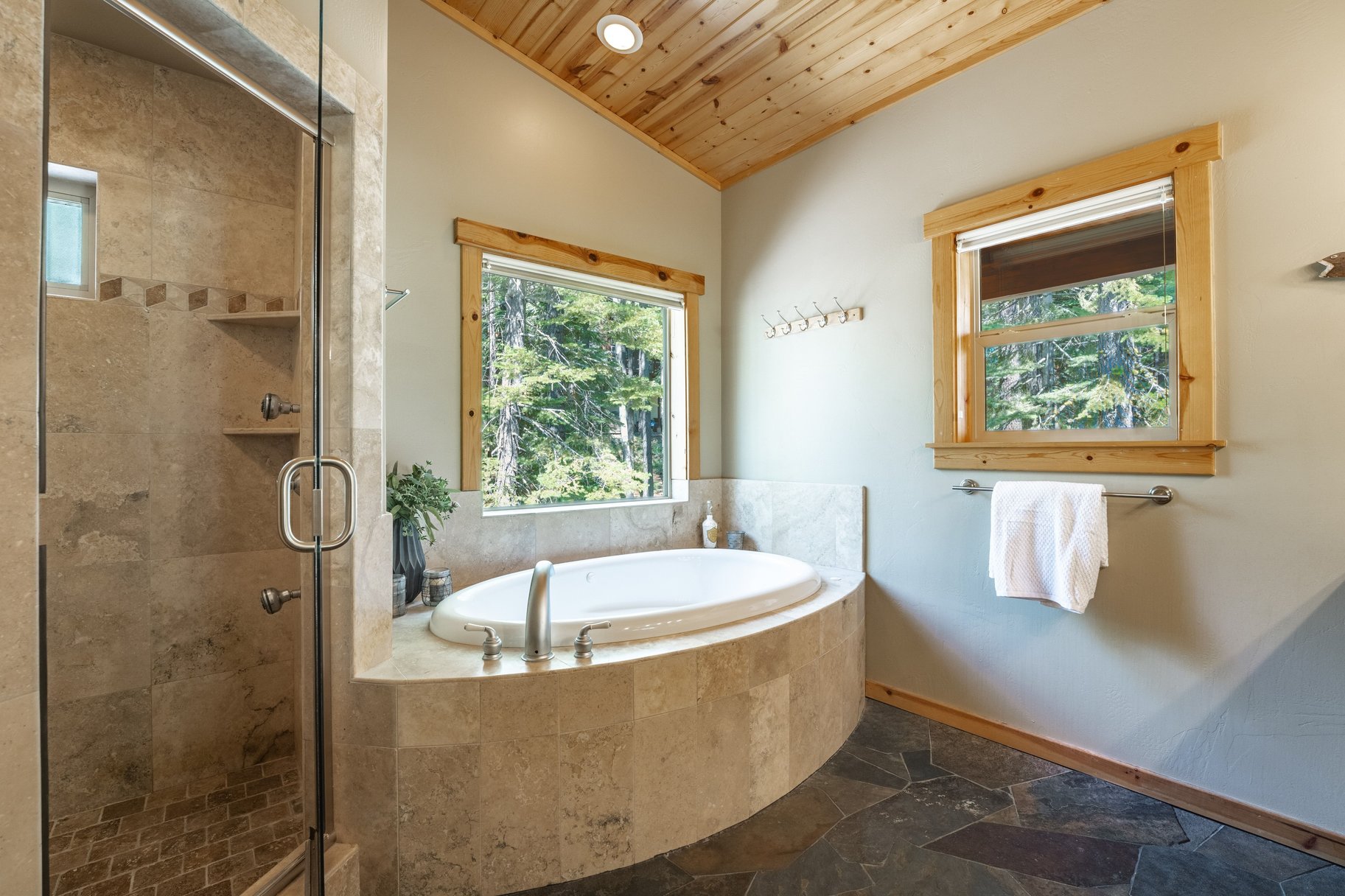  Designed For Mountain Living - 物件實景