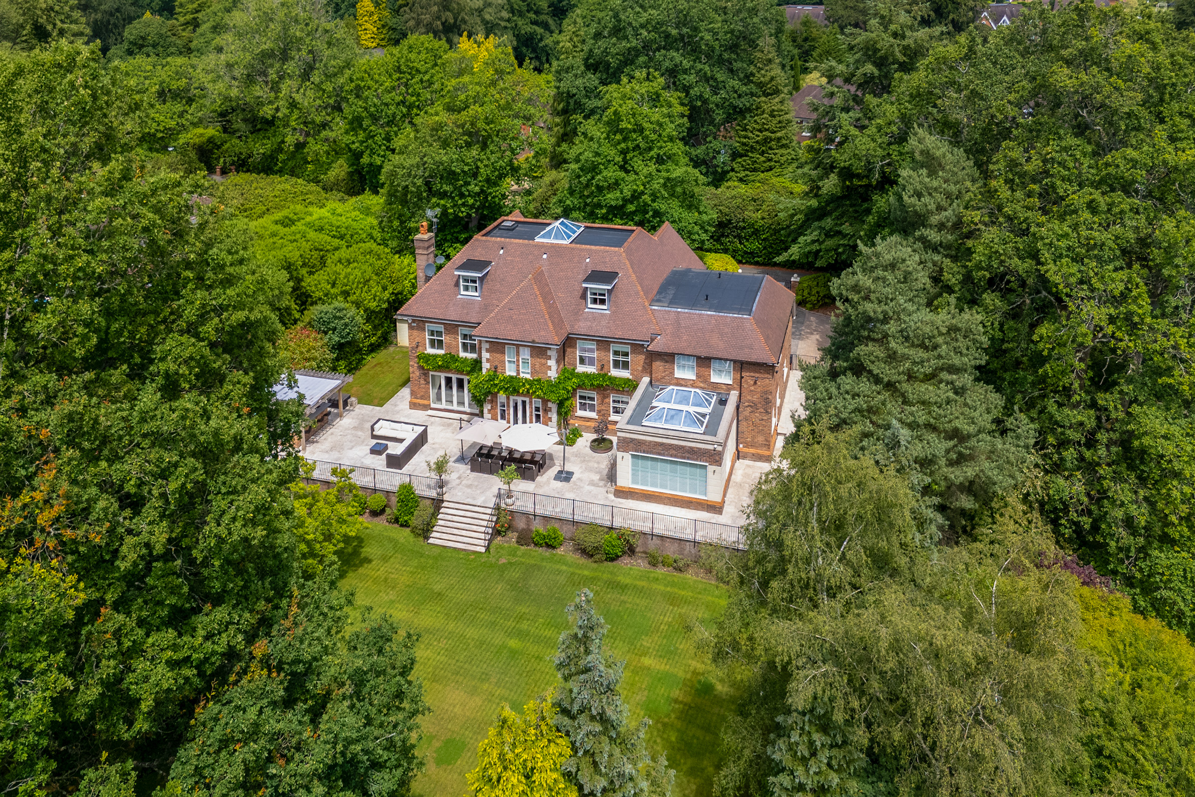  A Classical Family House in the Surrey Countryside - 物件實景