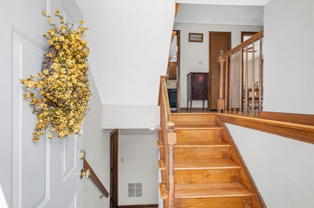 Billerica, Massachusetts, 01821, United States, 5 Bedrooms Bedrooms, ,4 BathroomsBathrooms,Residential,For Sale,2039558