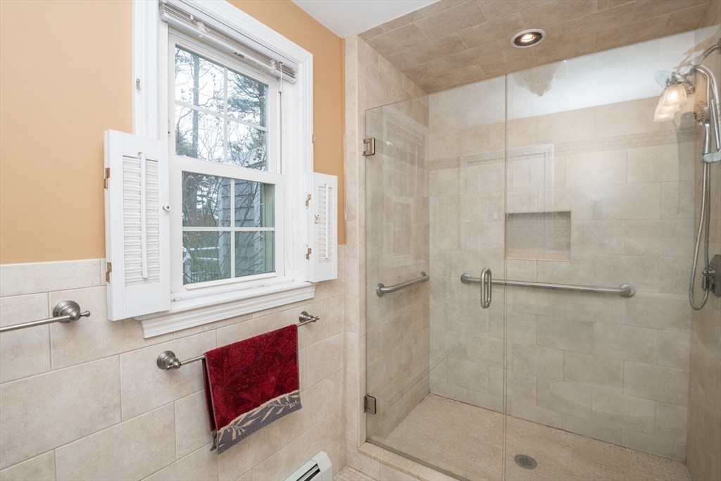 Lynnfield, Massachusetts, 01940, United States, 4 Bedrooms Bedrooms, ,3 BathroomsBathrooms,Residential,For Sale,2029876