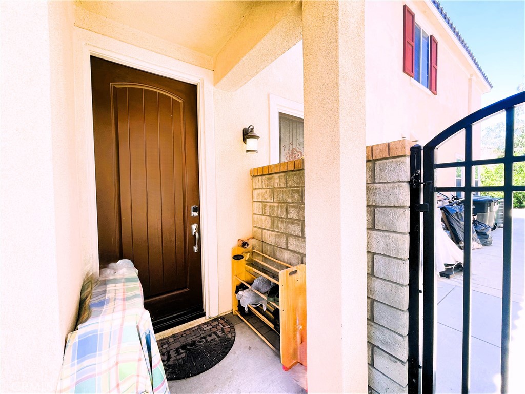 Eastvale, California, 92880, United States, 4 Bedrooms Bedrooms, ,4 BathroomsBathrooms,Residential,For Sale,1978944