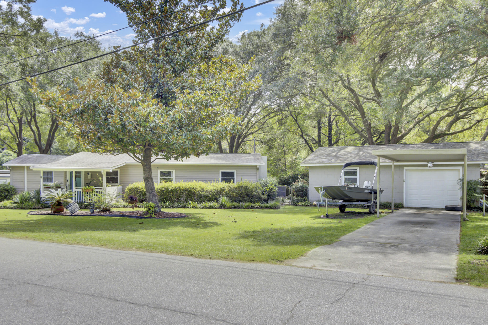 Charleston, South Carolina, 29407, United States, 4 Bedrooms Bedrooms, ,2 BathroomsBathrooms,Residential,For Sale,1950272