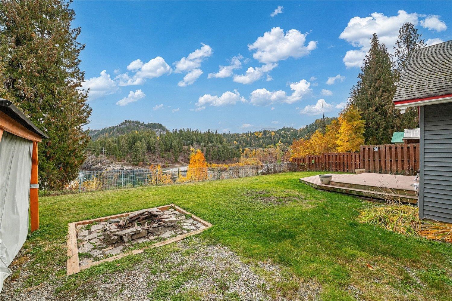 Metaline Falls, Washington, 99153, United States, 5 Bedrooms Bedrooms, ,3 BathroomsBathrooms,Residential,For Sale,1986087