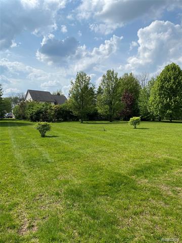 Howell Twp, Michigan, 48843, United States, 4 Bedrooms Bedrooms, ,4 BathroomsBathrooms,Residential,For Sale,2048626
