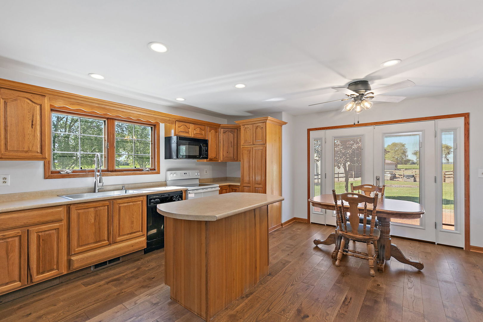 Custer Park, Illinois, 60481, United States, 4 Bedrooms Bedrooms, ,3 BathroomsBathrooms,Residential,For Sale,1977920