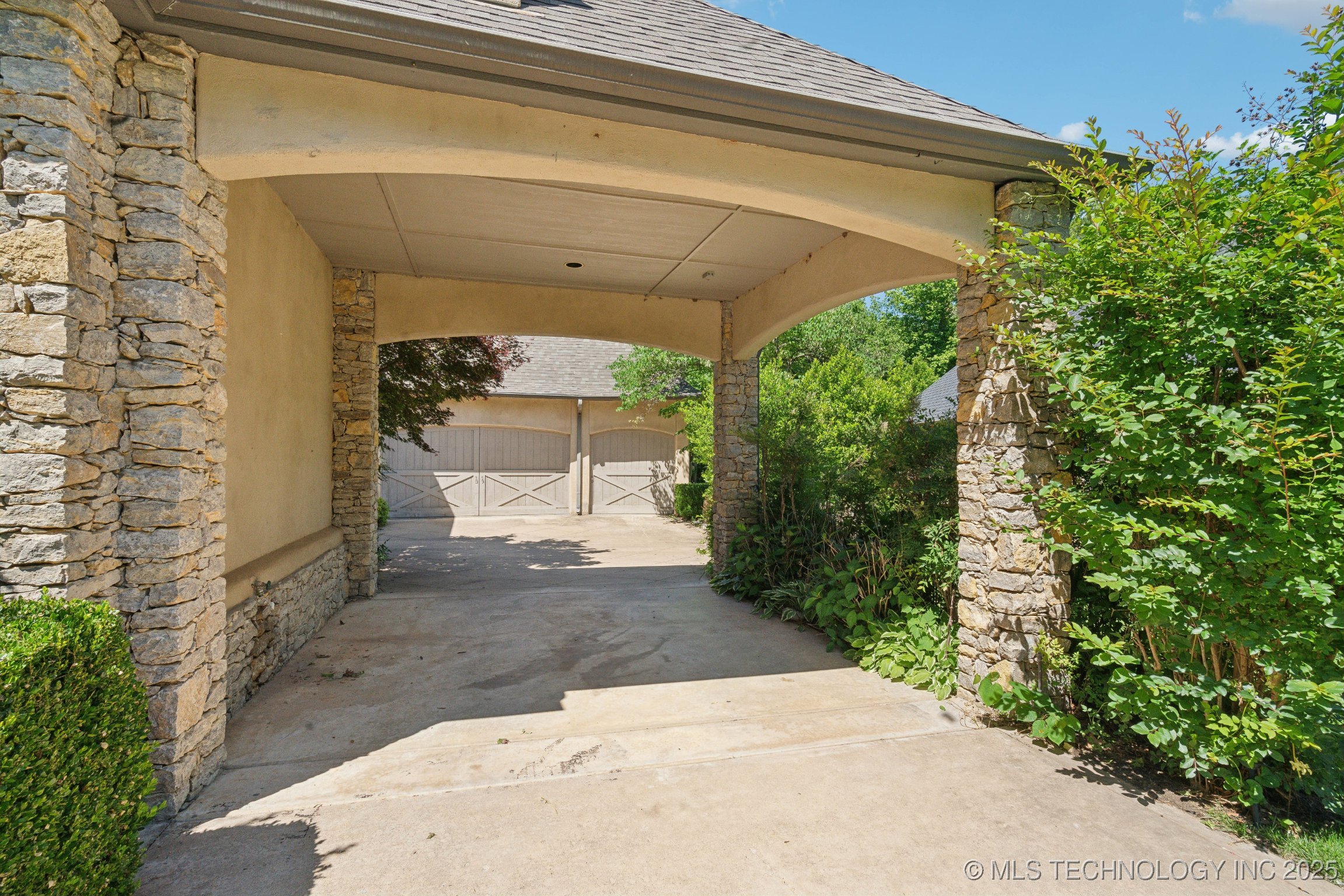 Tulsa, Oklahoma, 74137, United States, 4 Bedrooms Bedrooms, ,4 BathroomsBathrooms,Residential,For Sale,1998158