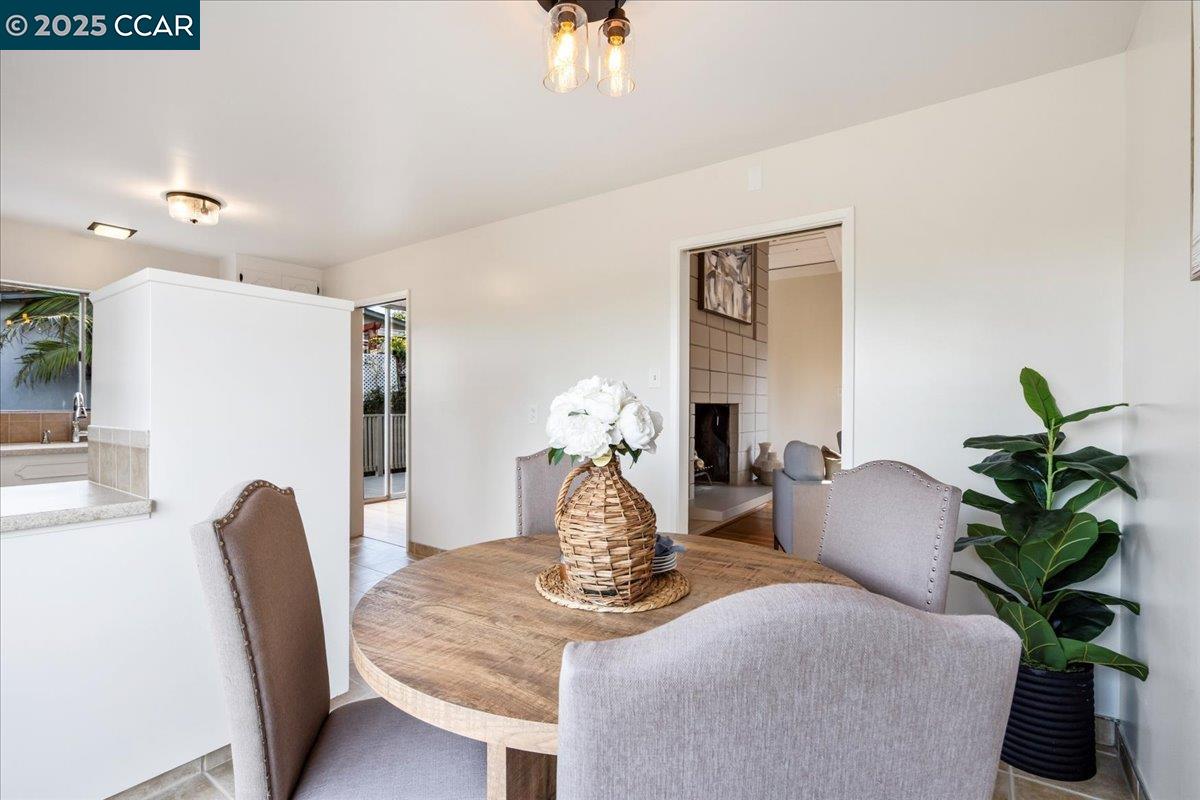 Redwood City, California, 94062, United States, 4 Bedrooms Bedrooms, ,3 BathroomsBathrooms,Residential,For Sale,1989163