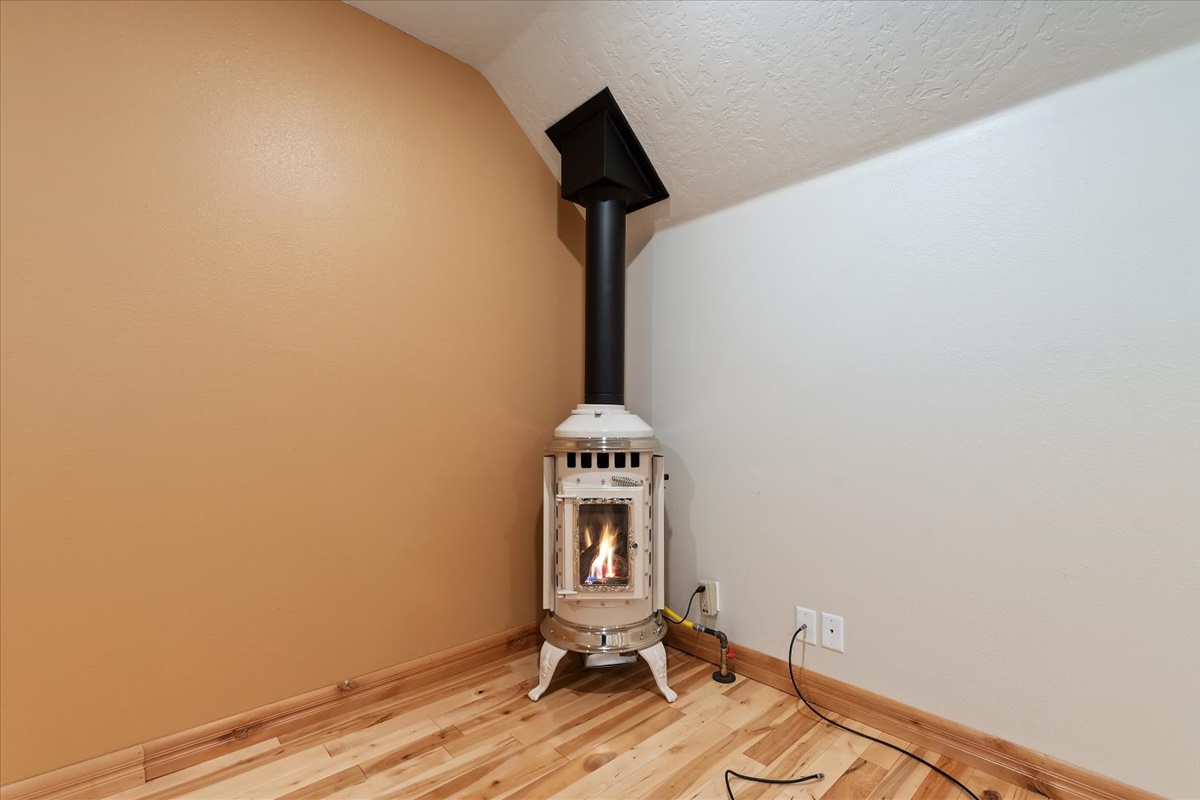 Mountain Home, Idaho, 83647, United States, 4 Bedrooms Bedrooms, ,5 BathroomsBathrooms,Residential,For Sale,1978242