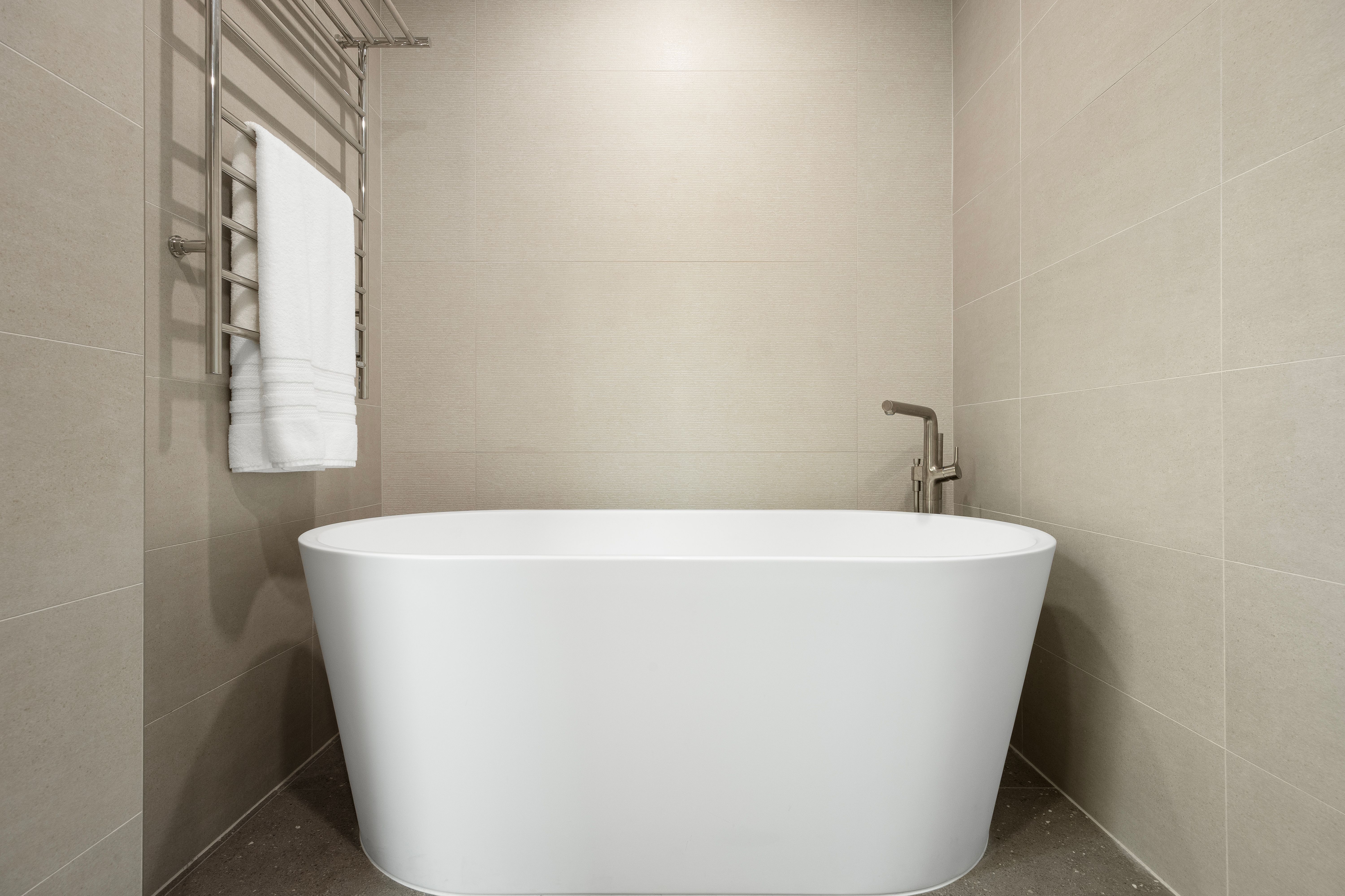  Extensively Renovated 4 Bedroom  4 Bathroom In Highly Desirable Charter Oaks - 物件實景