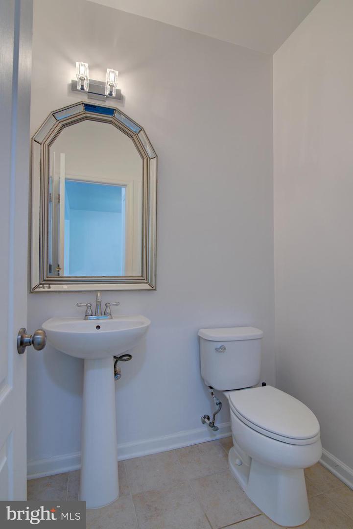 Aldie, Virginia, 20105, United States, 3 Bedrooms Bedrooms, ,3 BathroomsBathrooms,Residential,For Sale,1891094